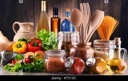 assorted miscellaneous smalls, 10 items 