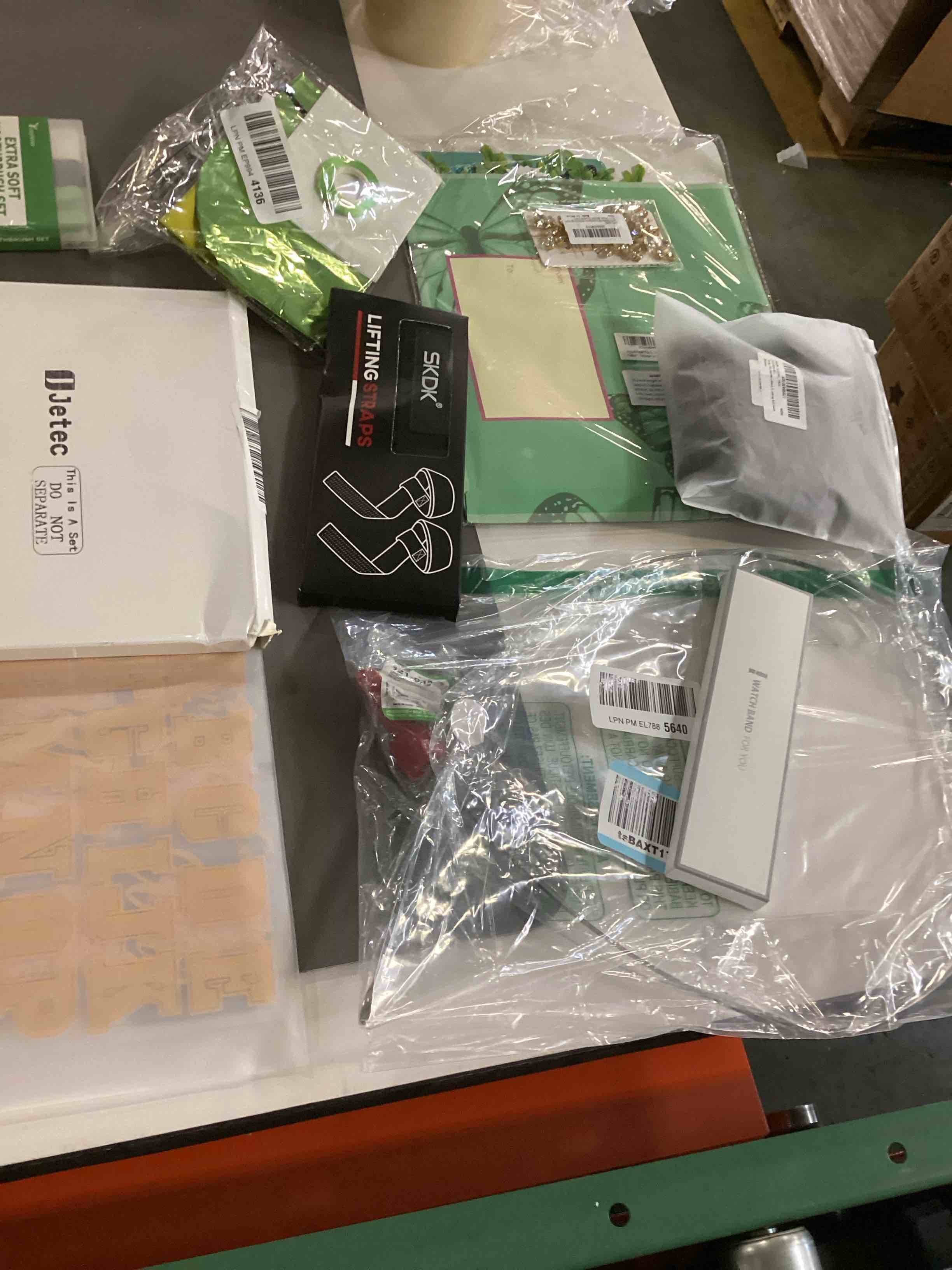 https://s3.amazonaws.com/lotting-images-prod/bidfta/PNK3336486_1756841655016.jpeg
