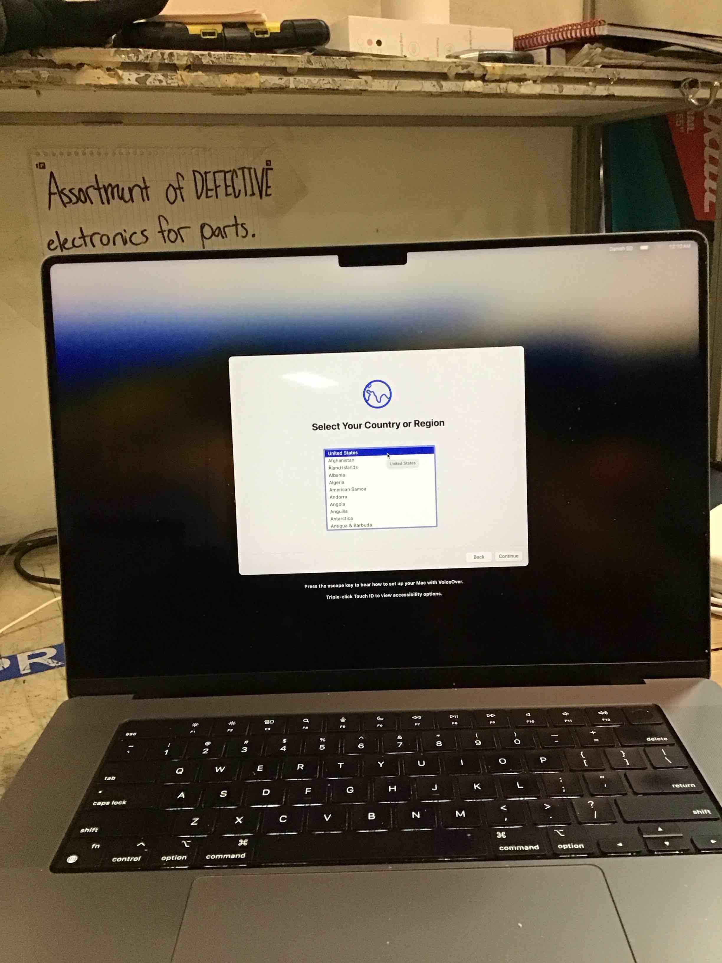 https://s3.amazonaws.com/lotting-images-prod/bidfta/PNK3336572_1757088781536.jpeg