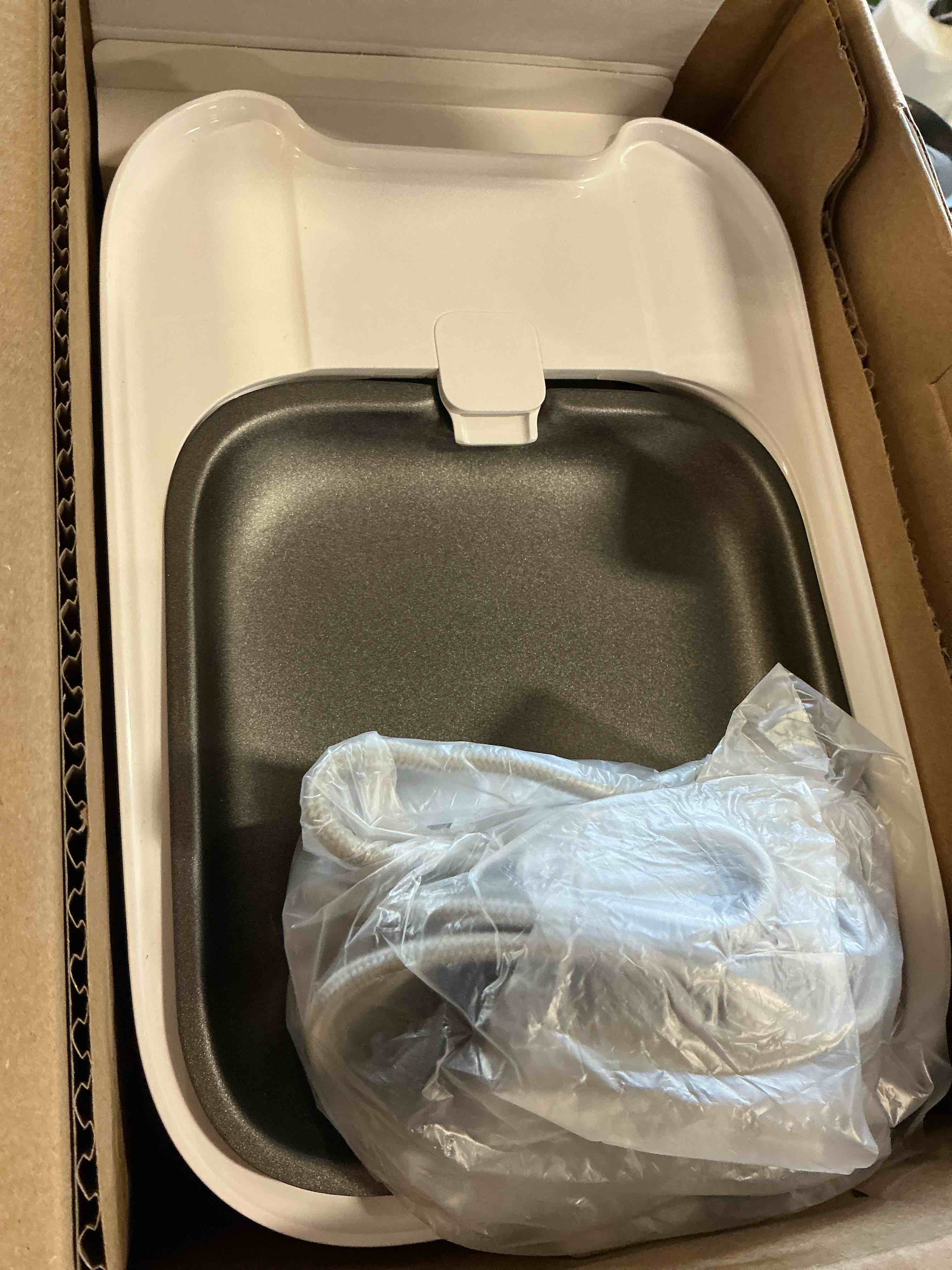 https://s3.amazonaws.com/lotting-images-prod/bidfta/PNK3337332_1757016463062.jpeg