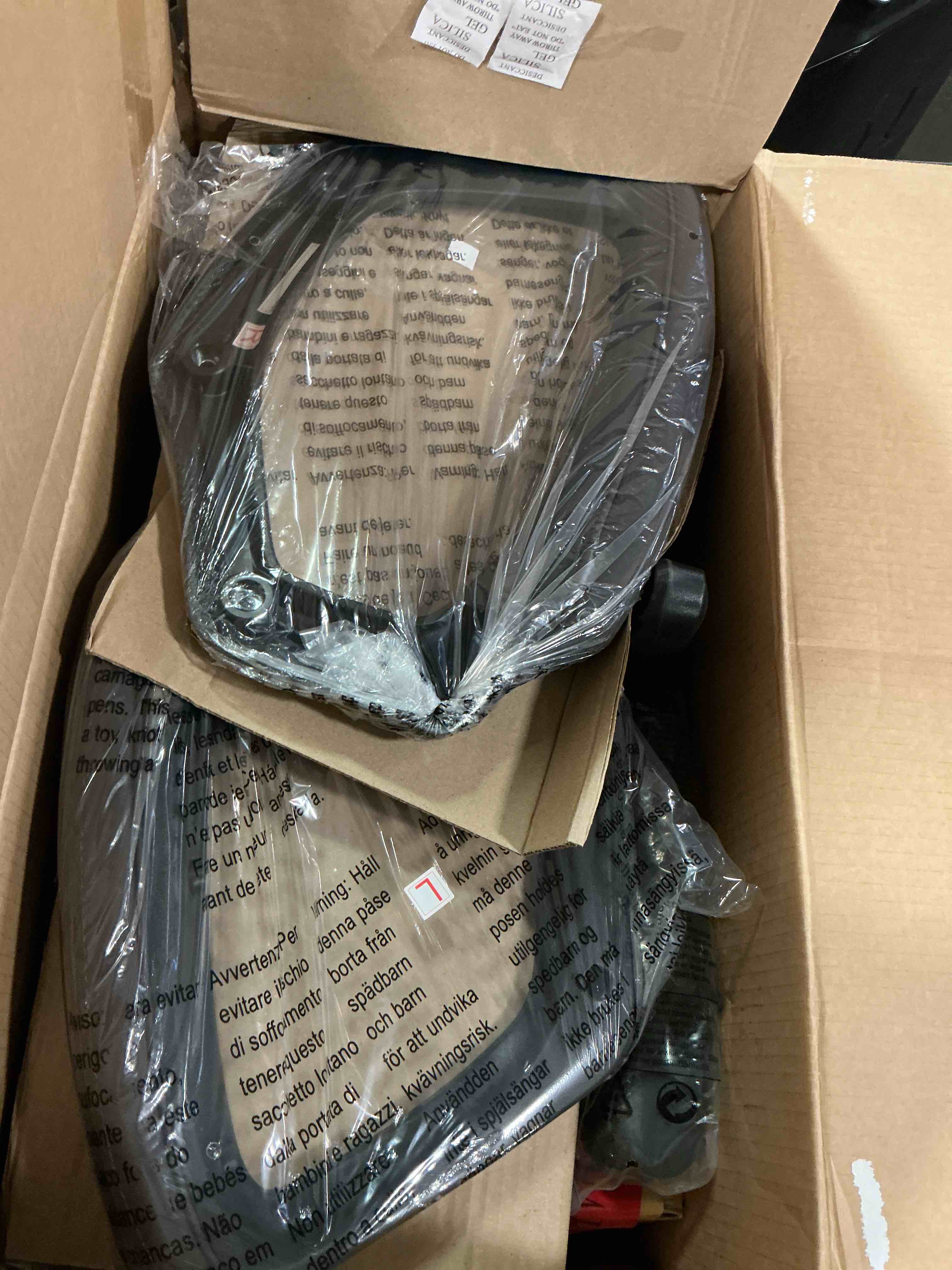 https://s3.amazonaws.com/lotting-images-prod/bidfta/PNK3337499_1757589385523.jpeg