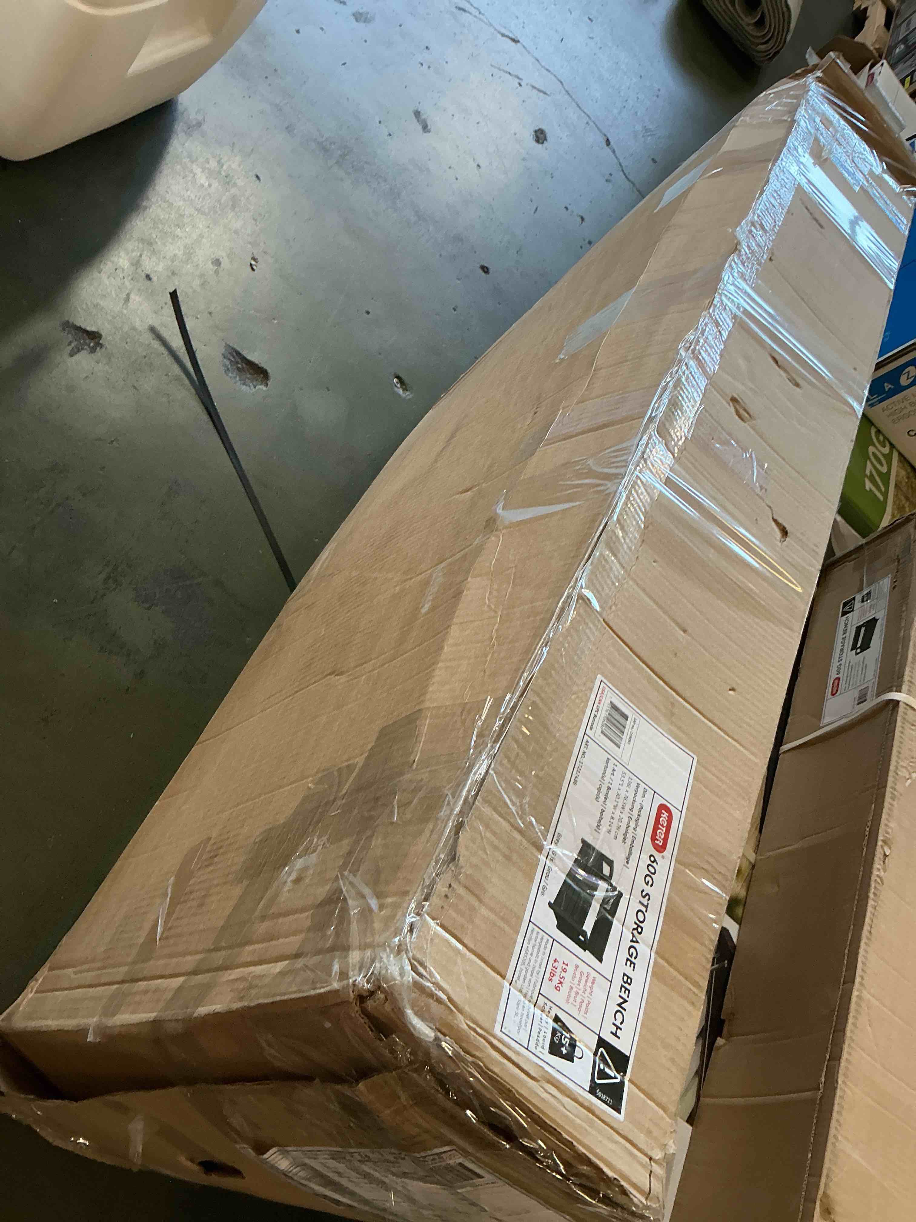 https://s3.amazonaws.com/lotting-images-prod/bidfta/PNK3337548_1757600623948.jpeg
