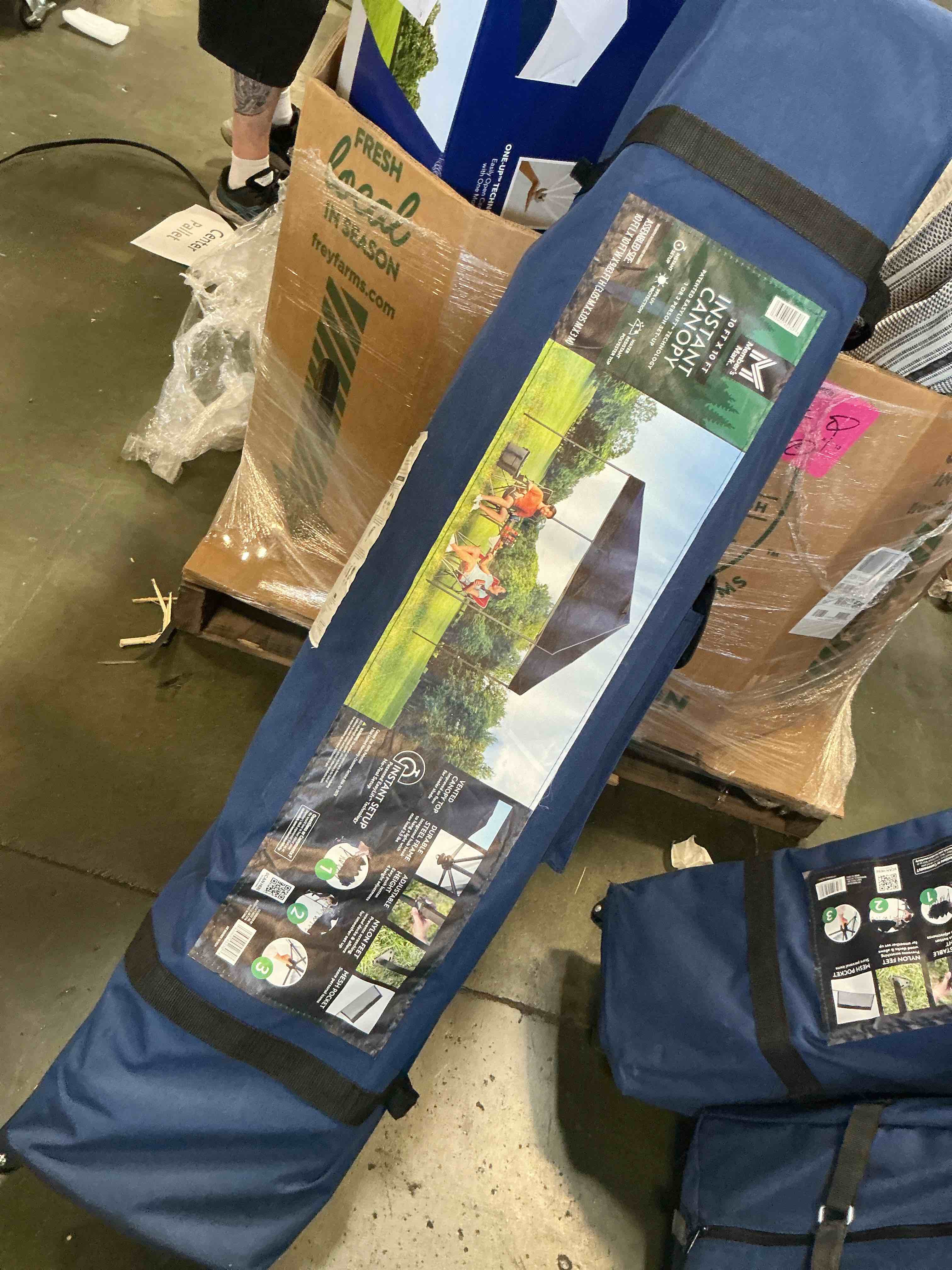 https://s3.amazonaws.com/lotting-images-prod/bidfta/PNK3338010_1758133790437.jpeg