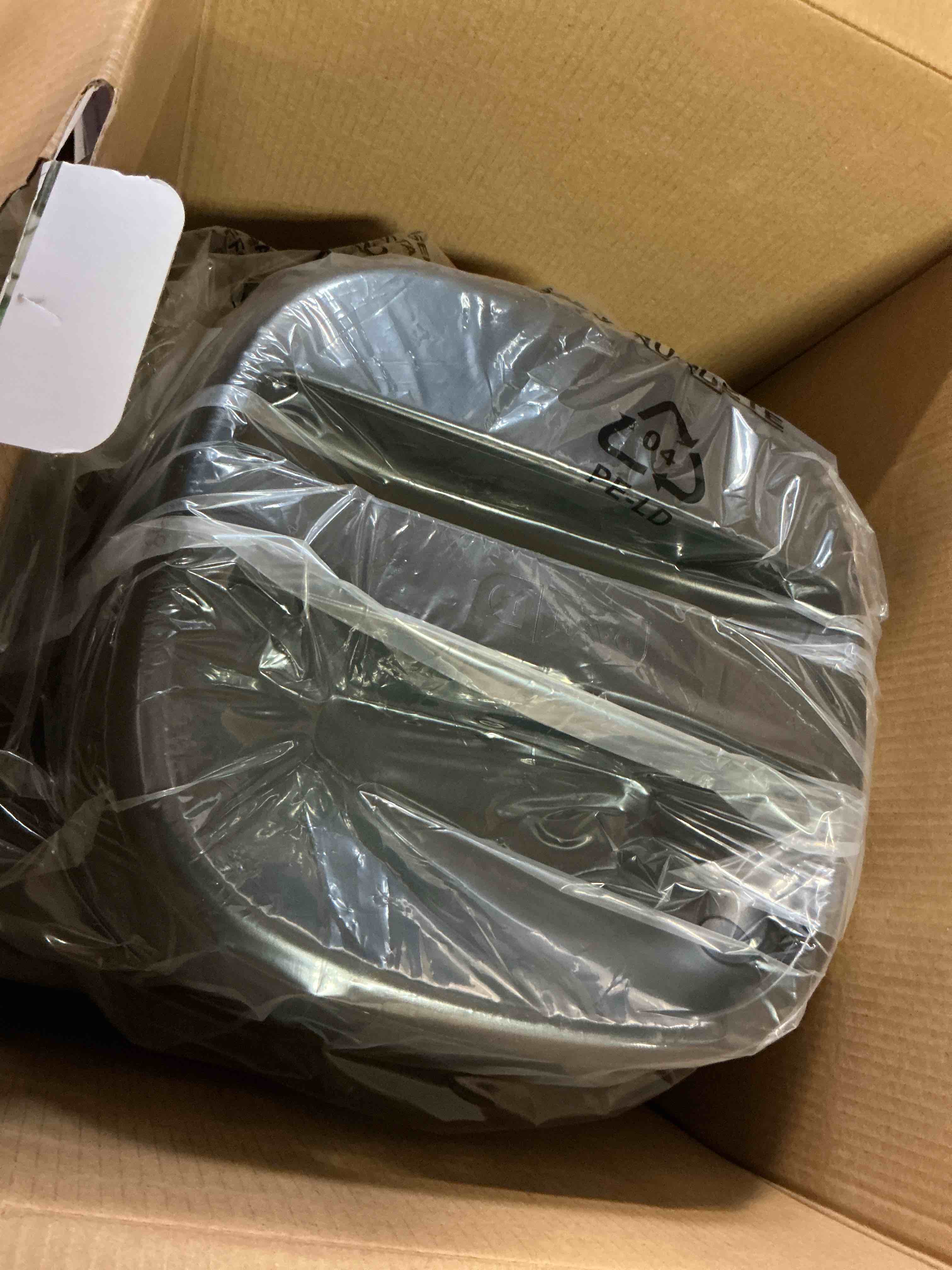 https://s3.amazonaws.com/lotting-images-prod/bidfta/PNK3338298_1758559630572.jpeg