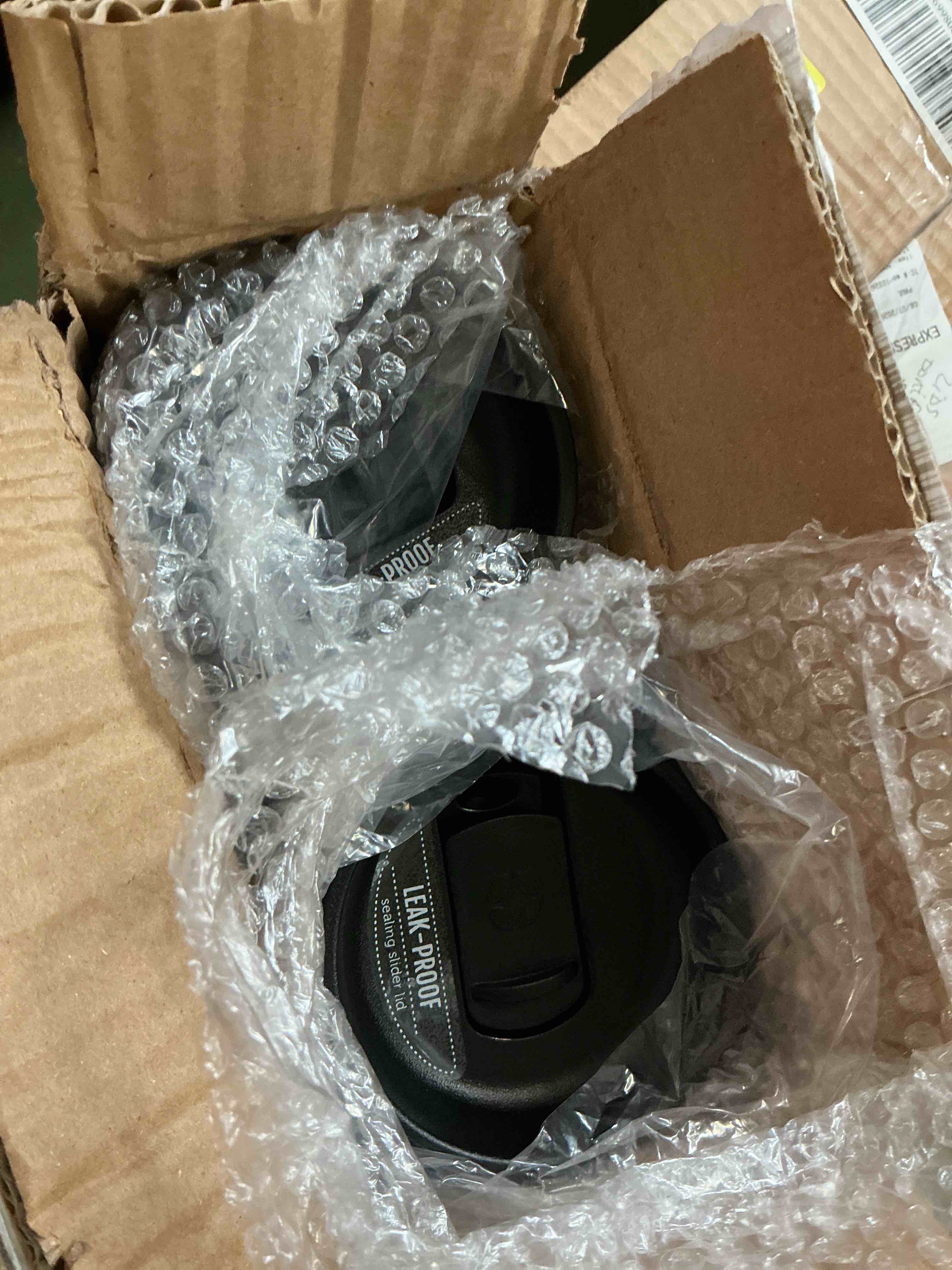 https://s3.amazonaws.com/lotting-images-prod/bidfta/PNK3338312_1758563071810.jpeg