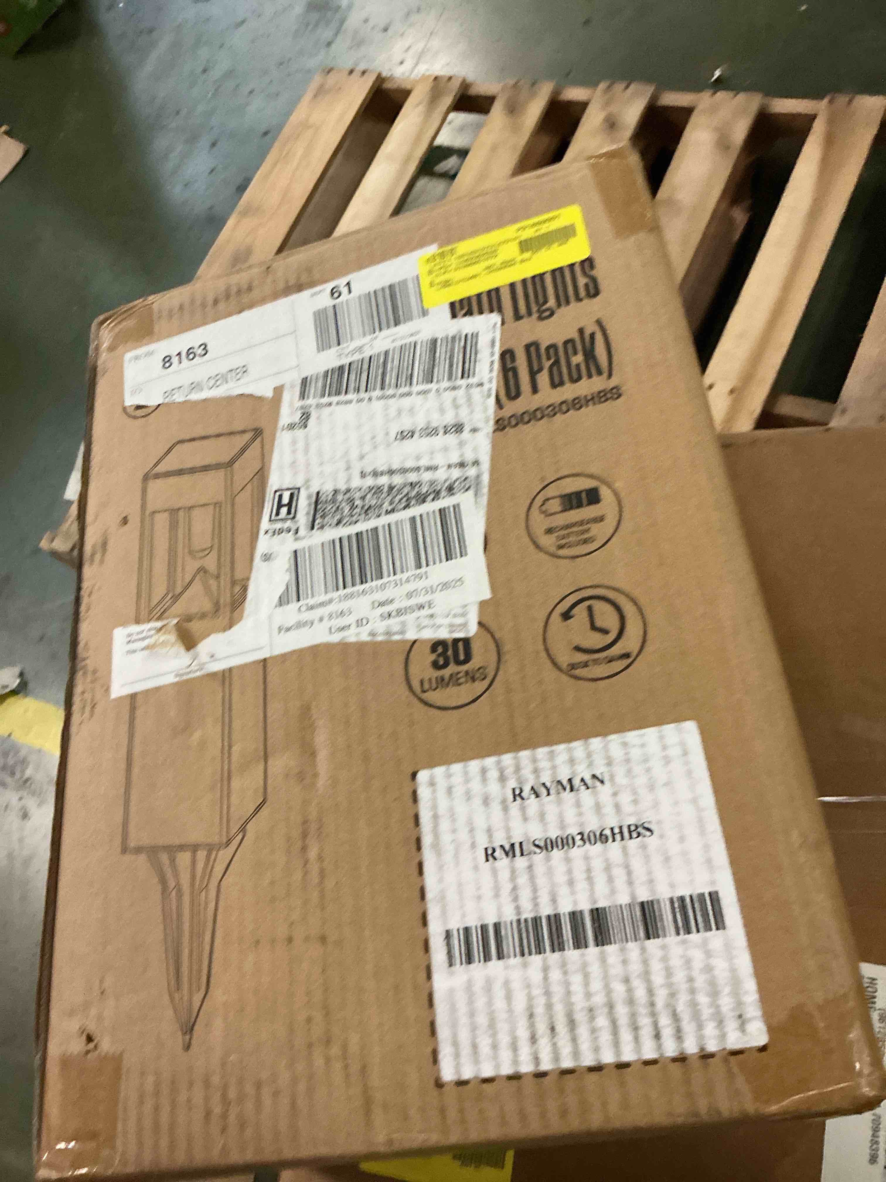 https://s3.amazonaws.com/lotting-images-prod/bidfta/PNK3338339_1758569225533.jpeg