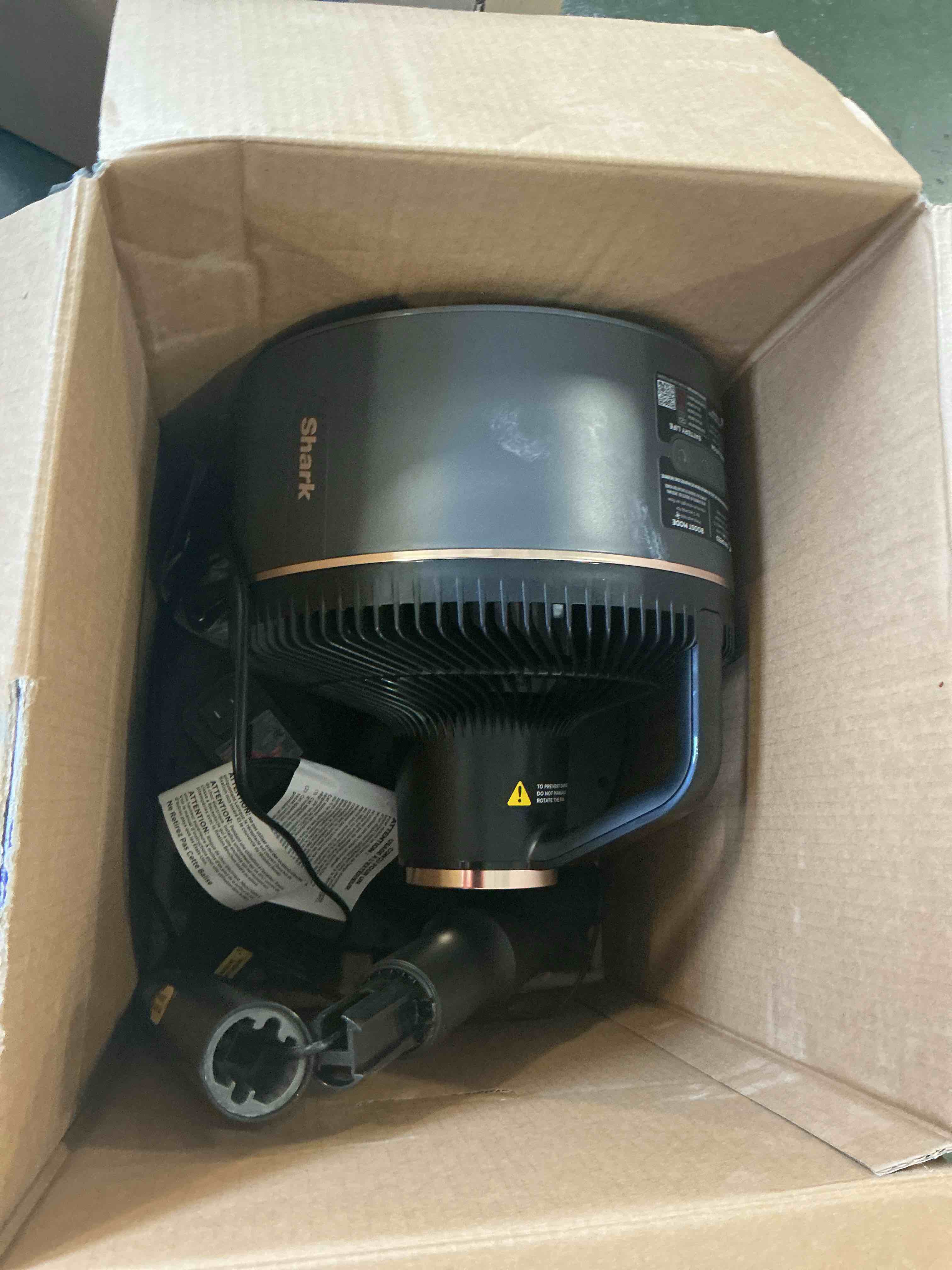 https://s3.amazonaws.com/lotting-images-prod/bidfta/PNK3338451_1758652863342.jpeg