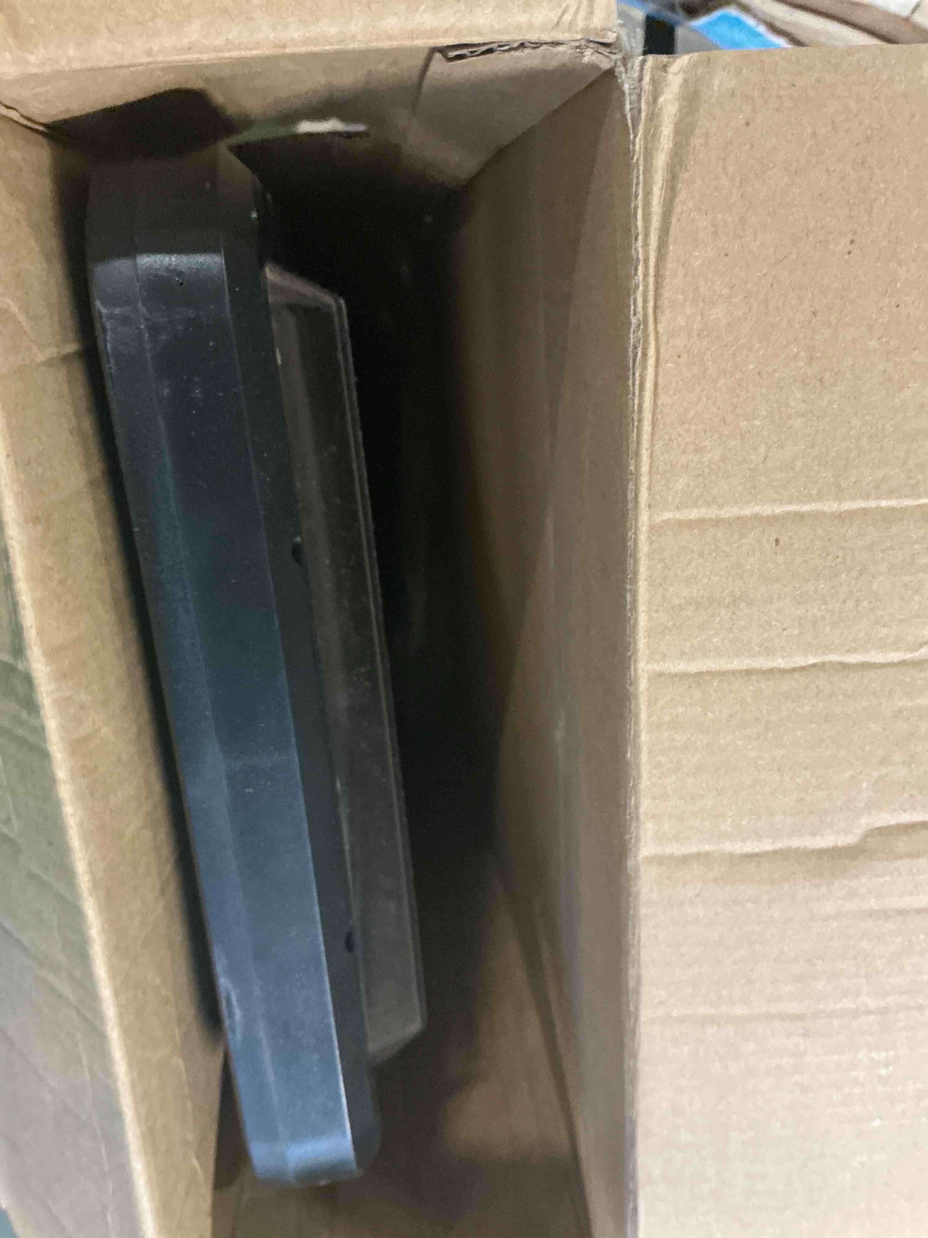 https://s3.amazonaws.com/lotting-images-prod/bidfta/PNK3338476_1758716501355.jpeg