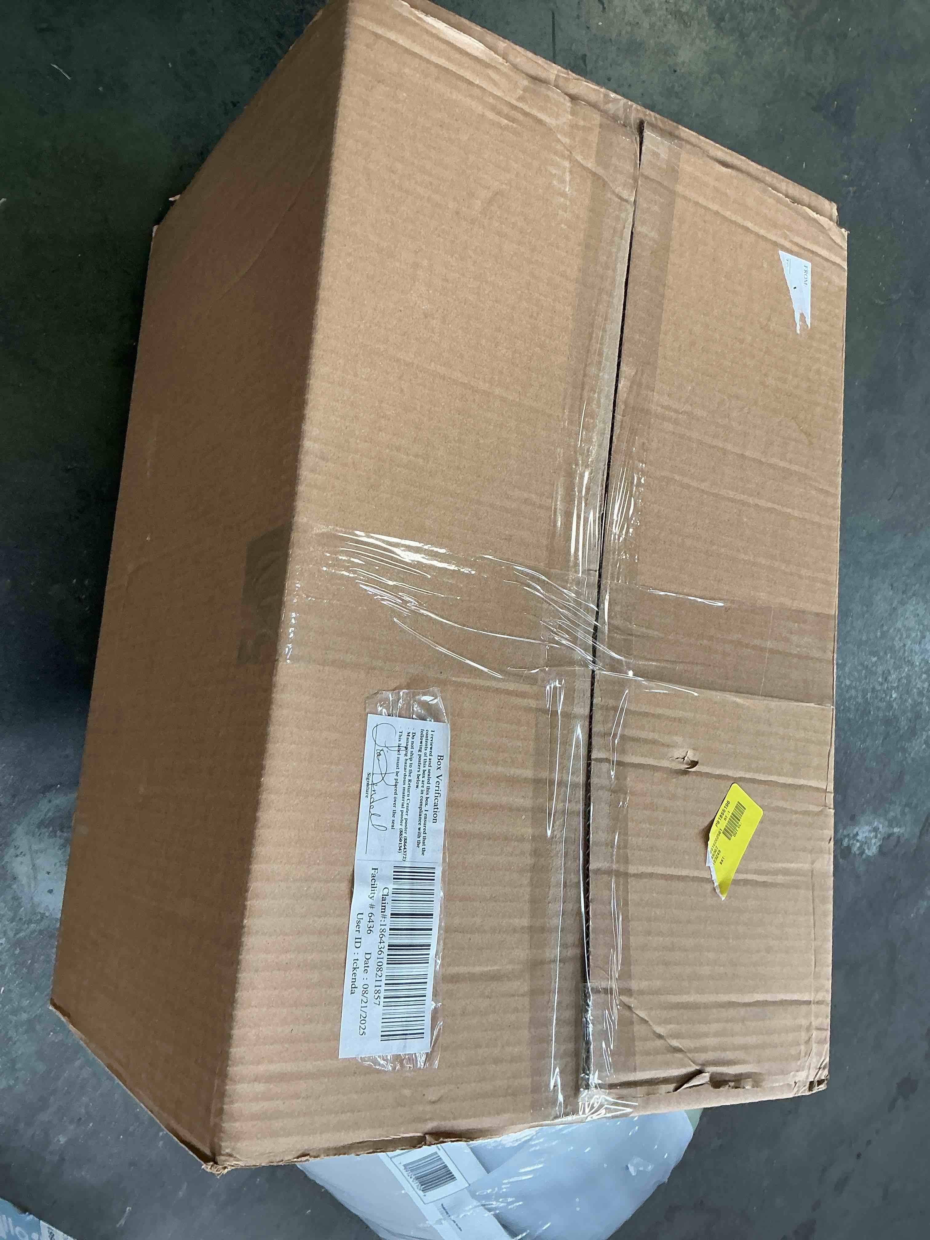 https://s3.amazonaws.com/lotting-images-prod/bidfta/PNK3338582_1758735097292.jpeg