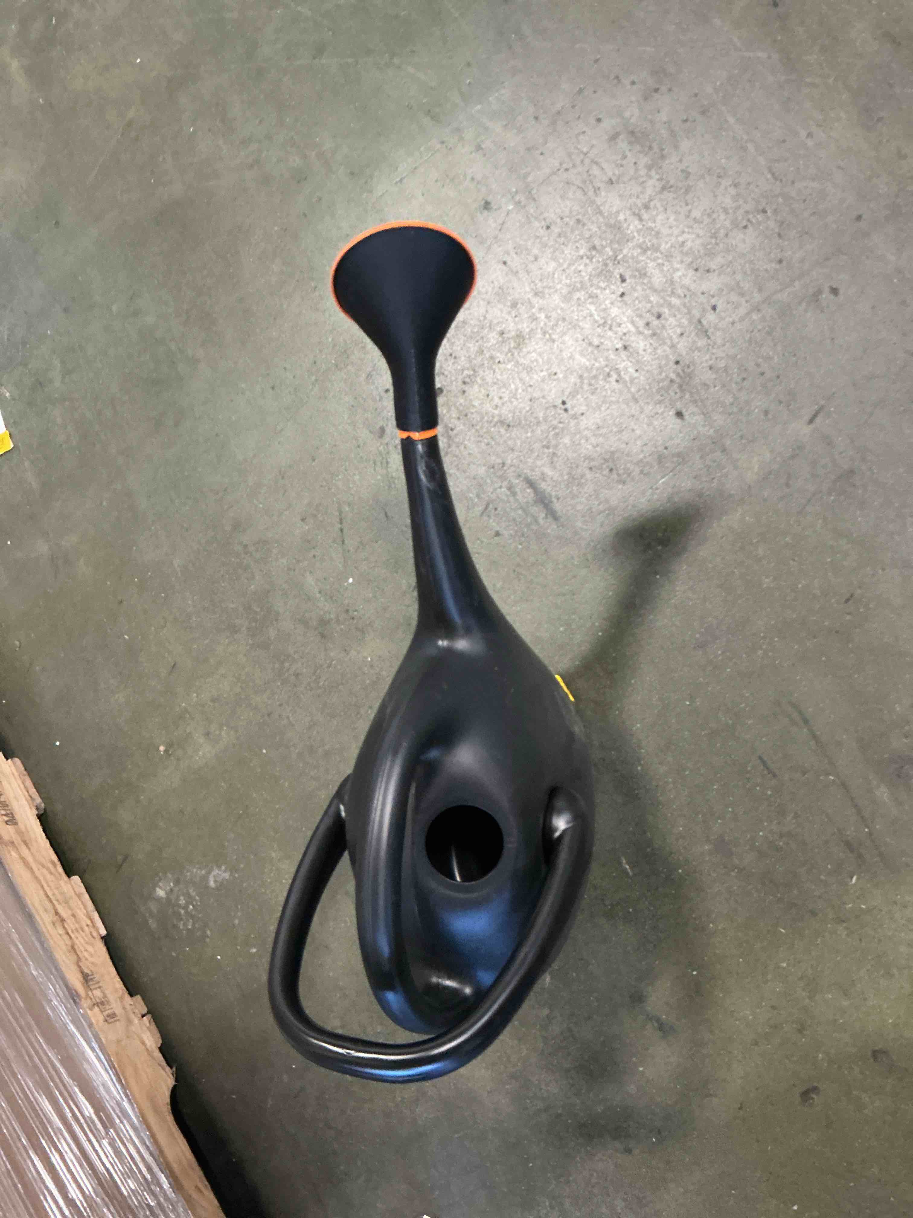 https://s3.amazonaws.com/lotting-images-prod/bidfta/PNK3339890_1760367591453.jpeg