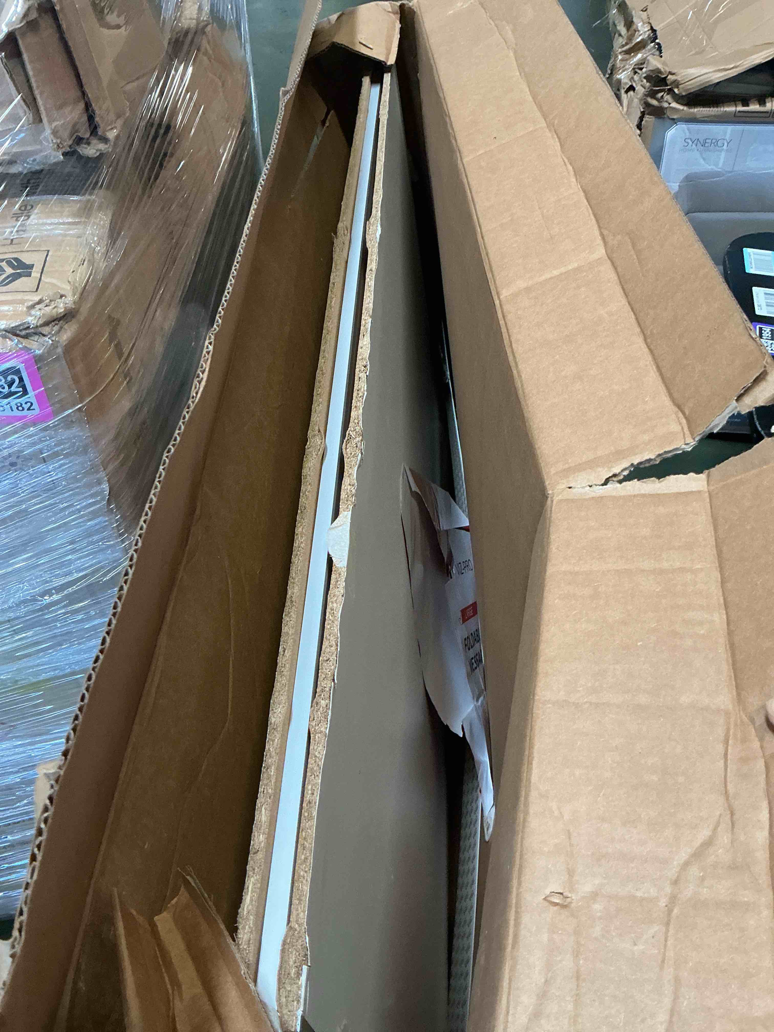 https://s3.amazonaws.com/lotting-images-prod/bidfta/PNK3341072_1756911066447.jpeg
