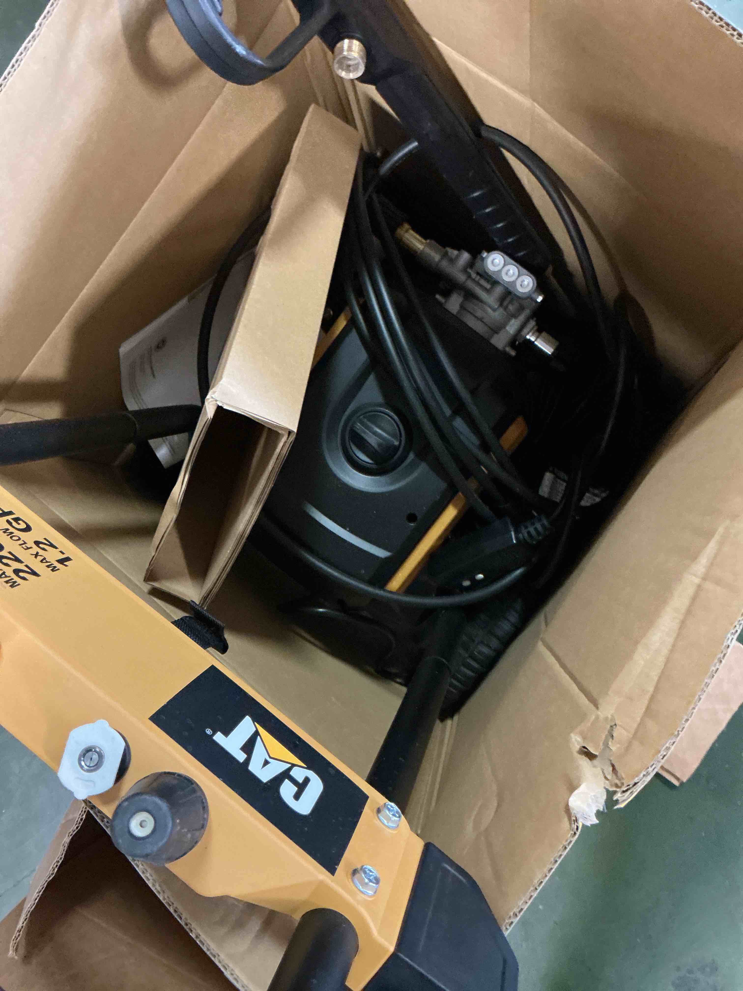 https://s3.amazonaws.com/lotting-images-prod/bidfta/PNK3341206_1756996814393.jpeg