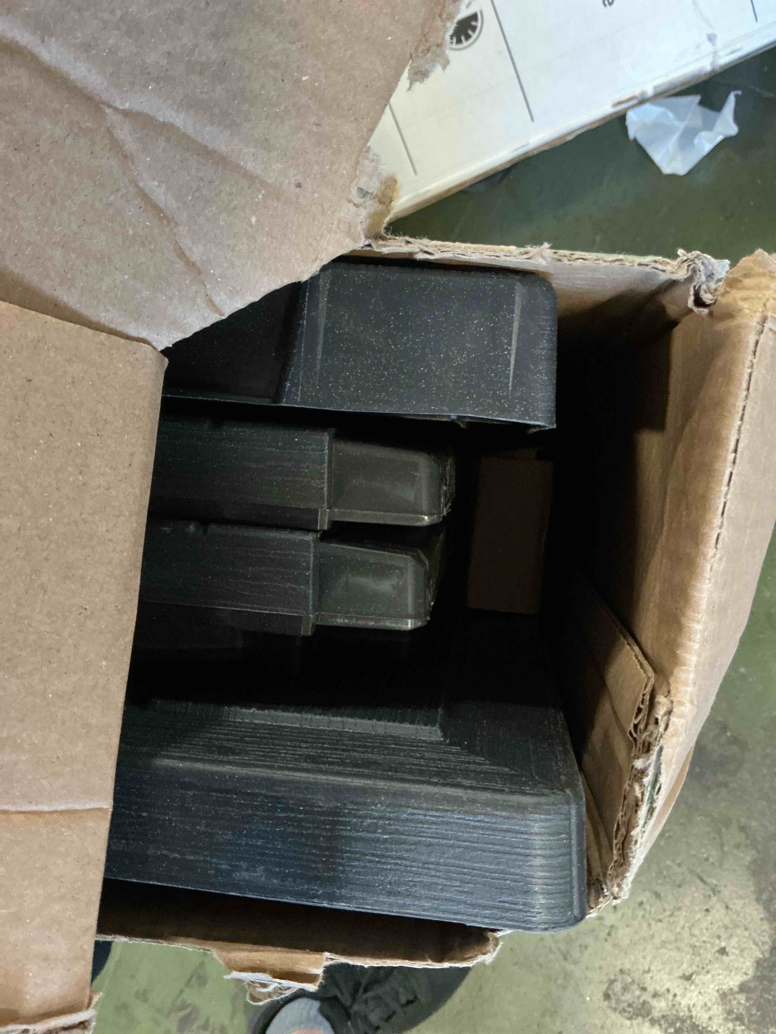 https://s3.amazonaws.com/lotting-images-prod/bidfta/PNK3342176_1757601291403.jpeg