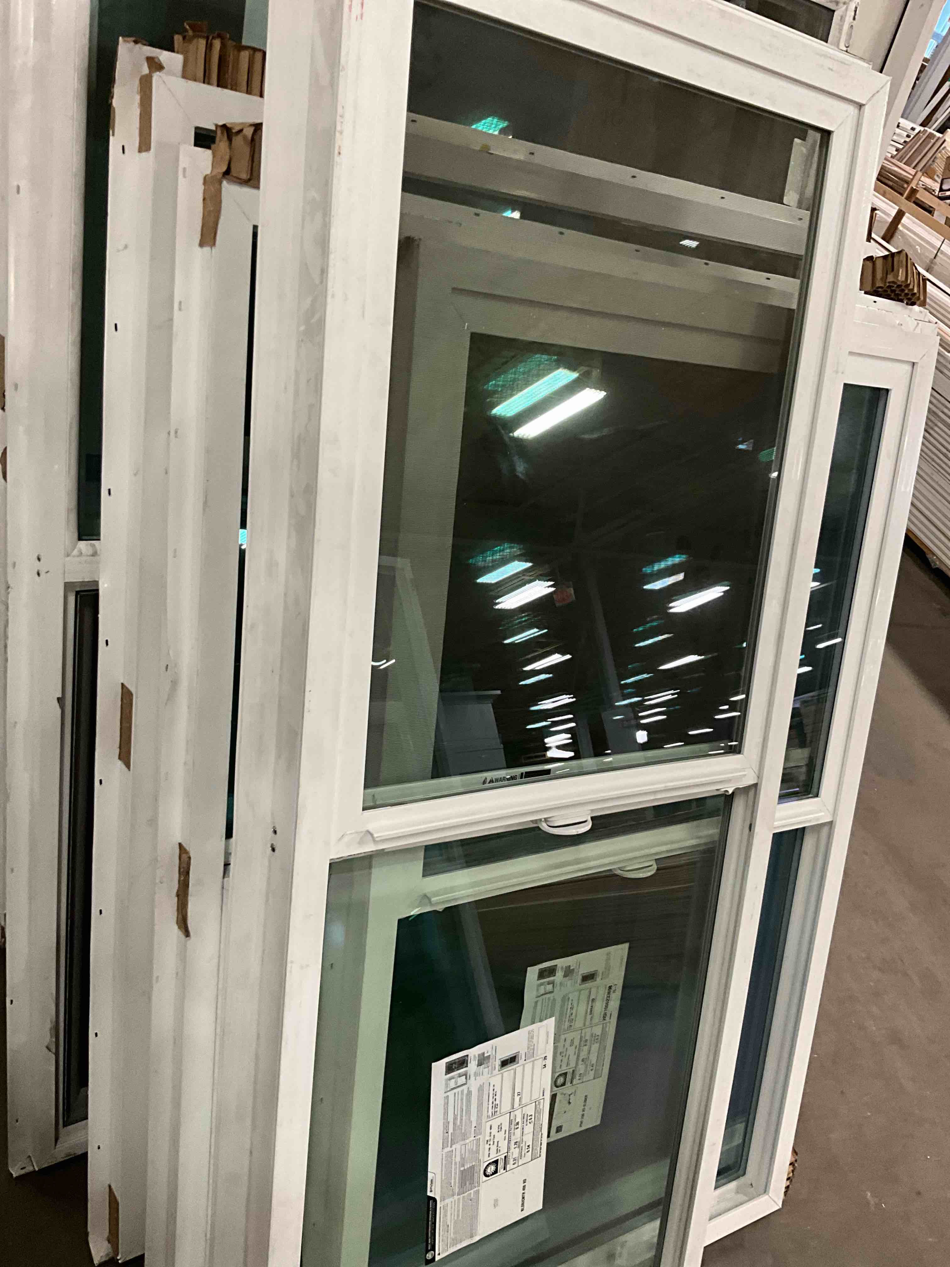 https://s3.amazonaws.com/lotting-images-prod/bidfta/PNK3355024_1755700347292.jpeg