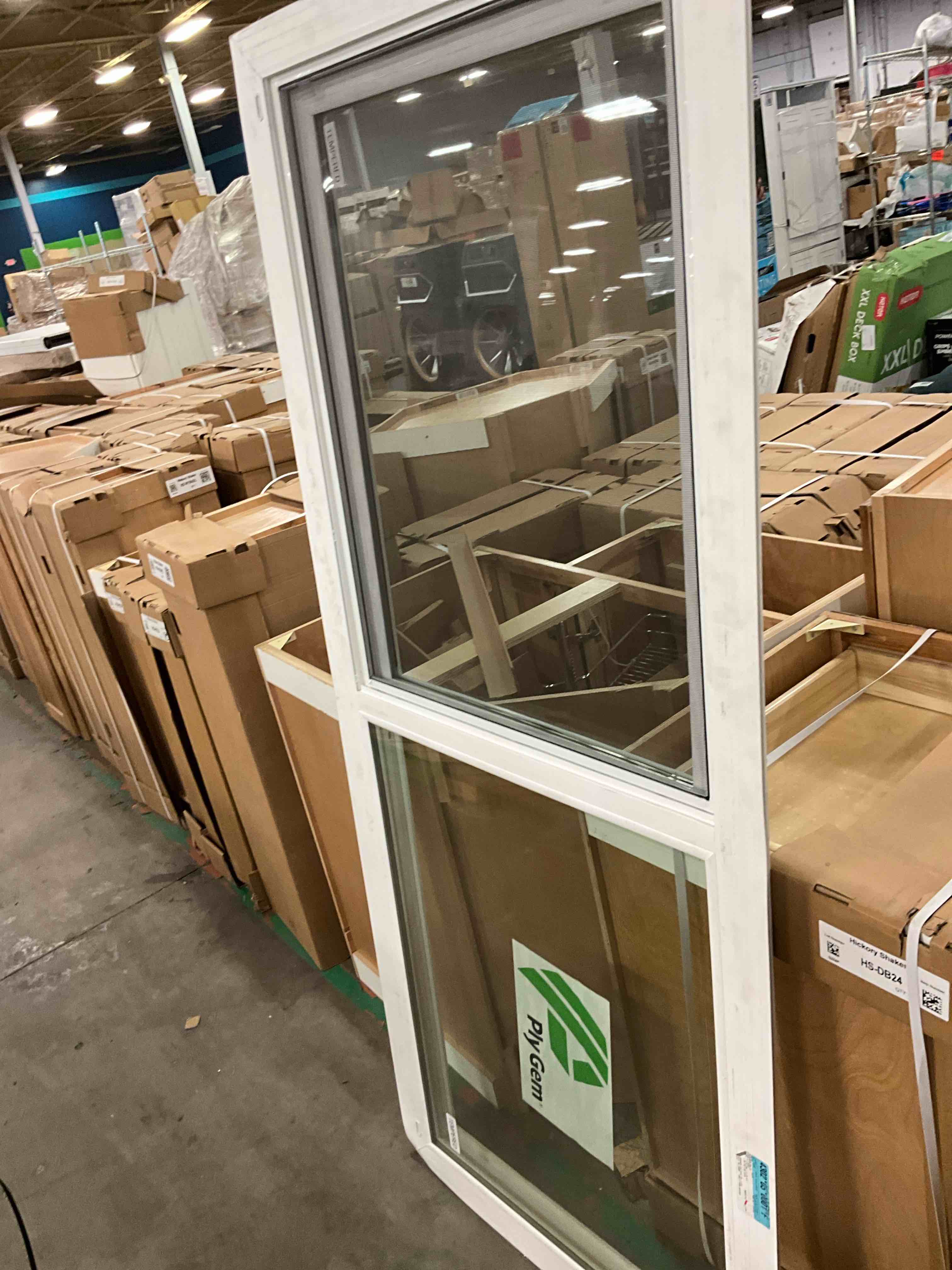 Fixed window Size 75L x 32W White
