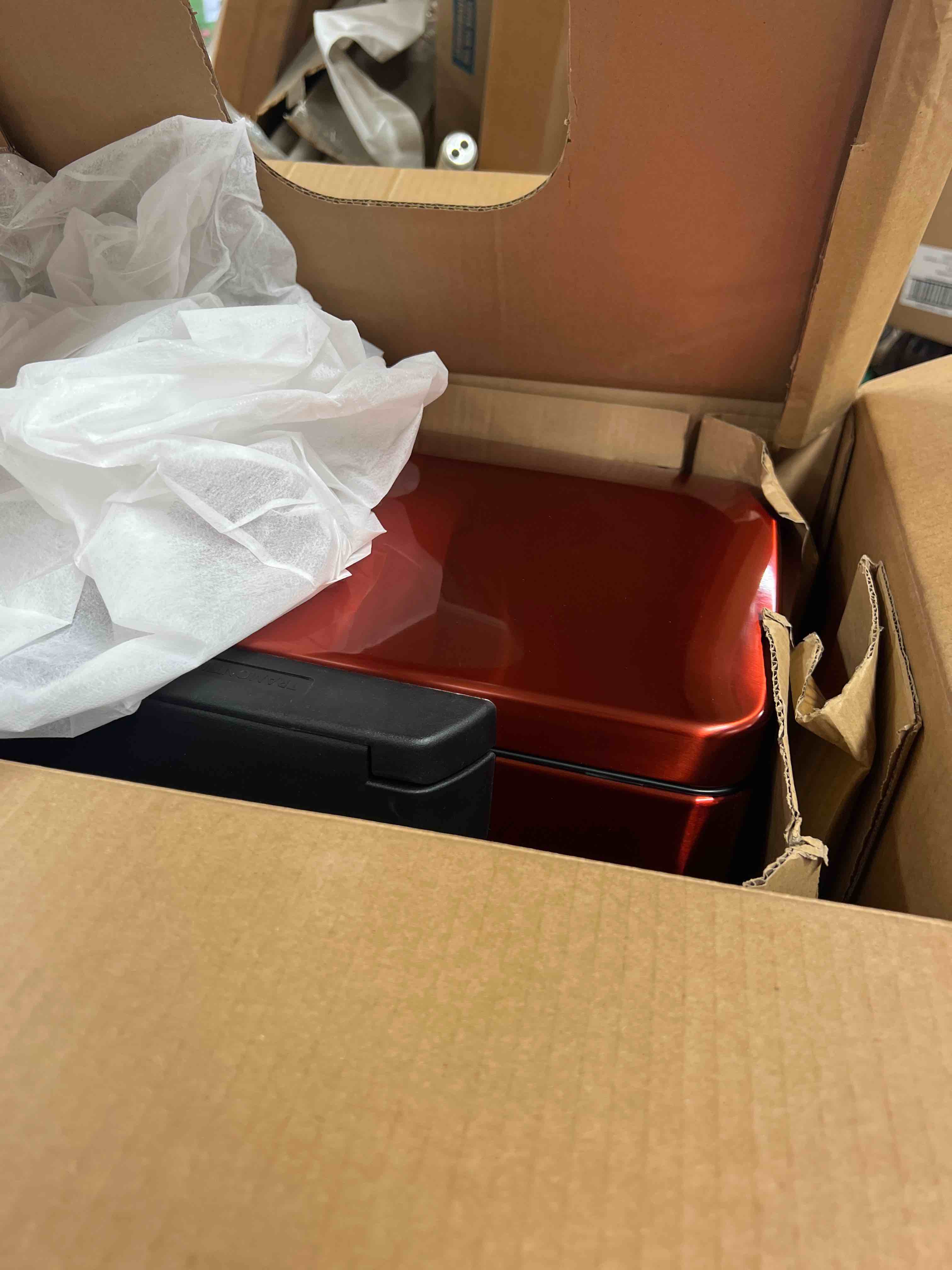 https://s3.amazonaws.com/lotting-images-prod/bidfta/PNK3355507_1758131728194.jpeg