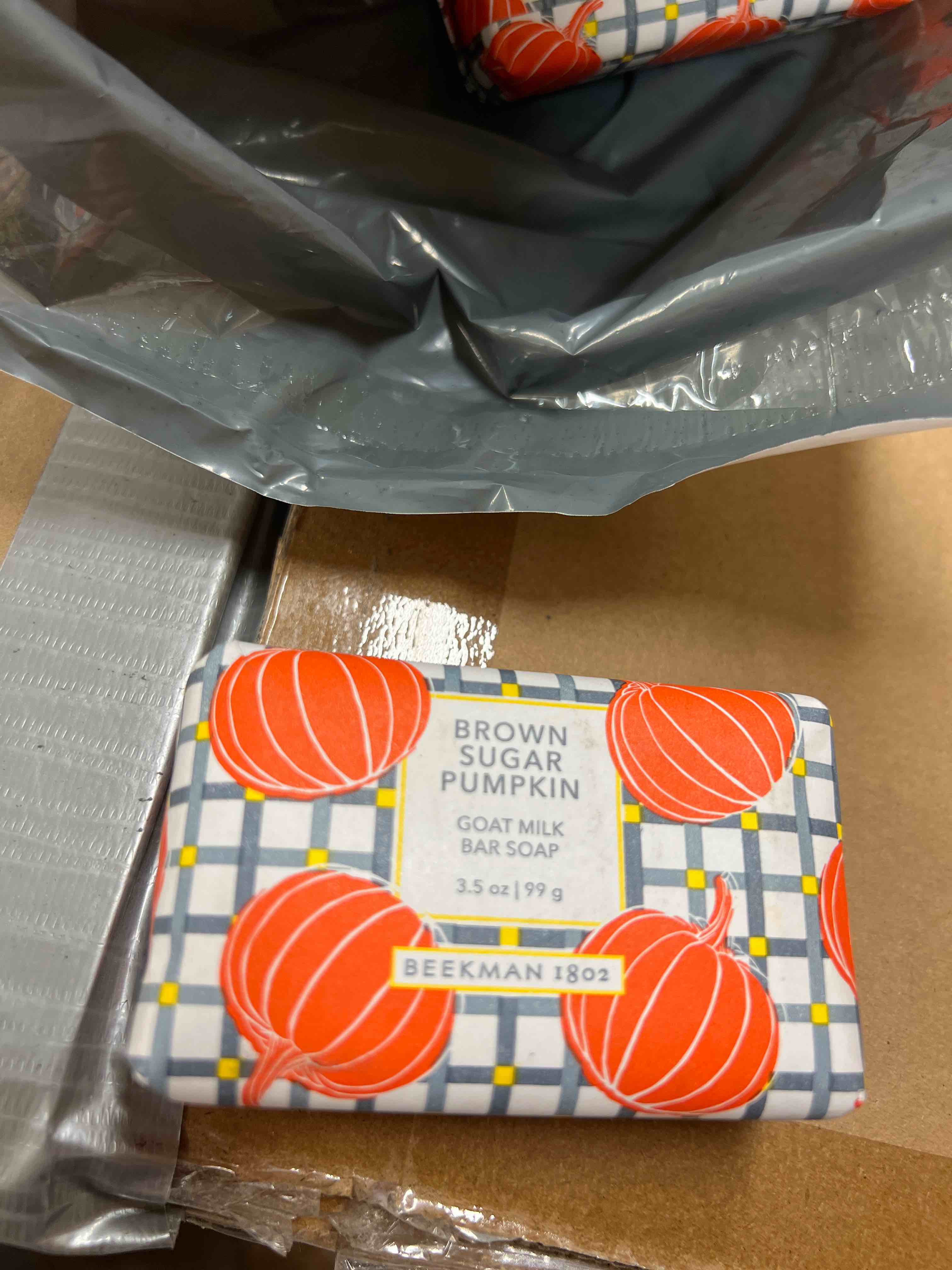 https://s3.amazonaws.com/lotting-images-prod/bidfta/PNK3355553_1758138805513.jpeg