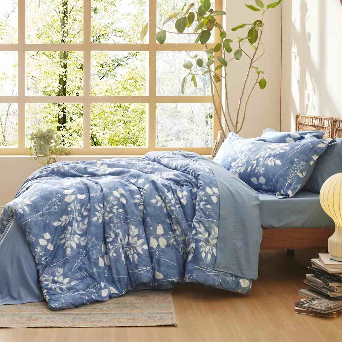 Bedsure Bed in a Bag - Reversible Flroal & Plant Pattern Printed with Comforters, Sheets, Pillowcases & Shams, 89GSM