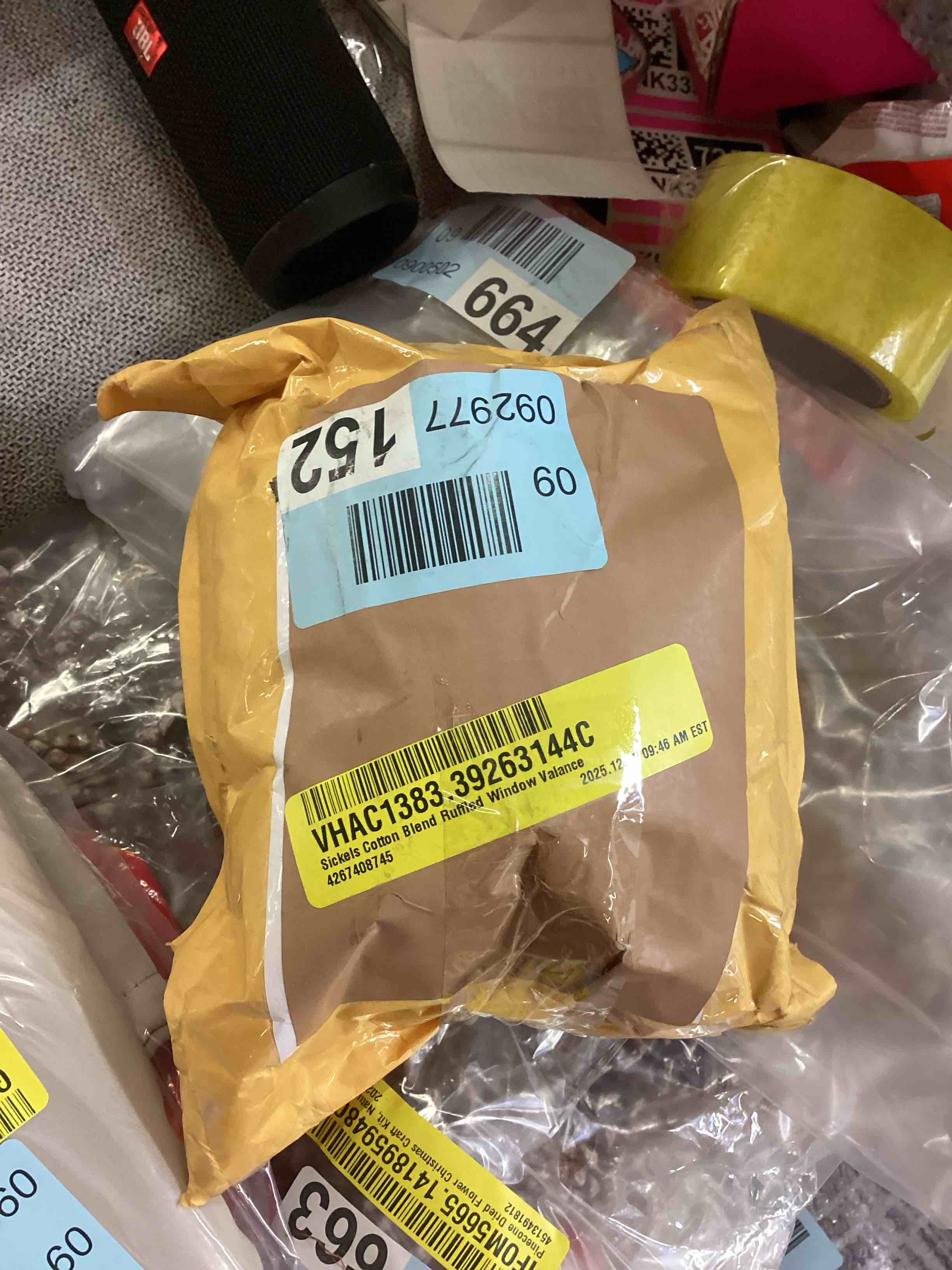 Condition photo showing Good Condition for sickels cotton blend ruffled window valance