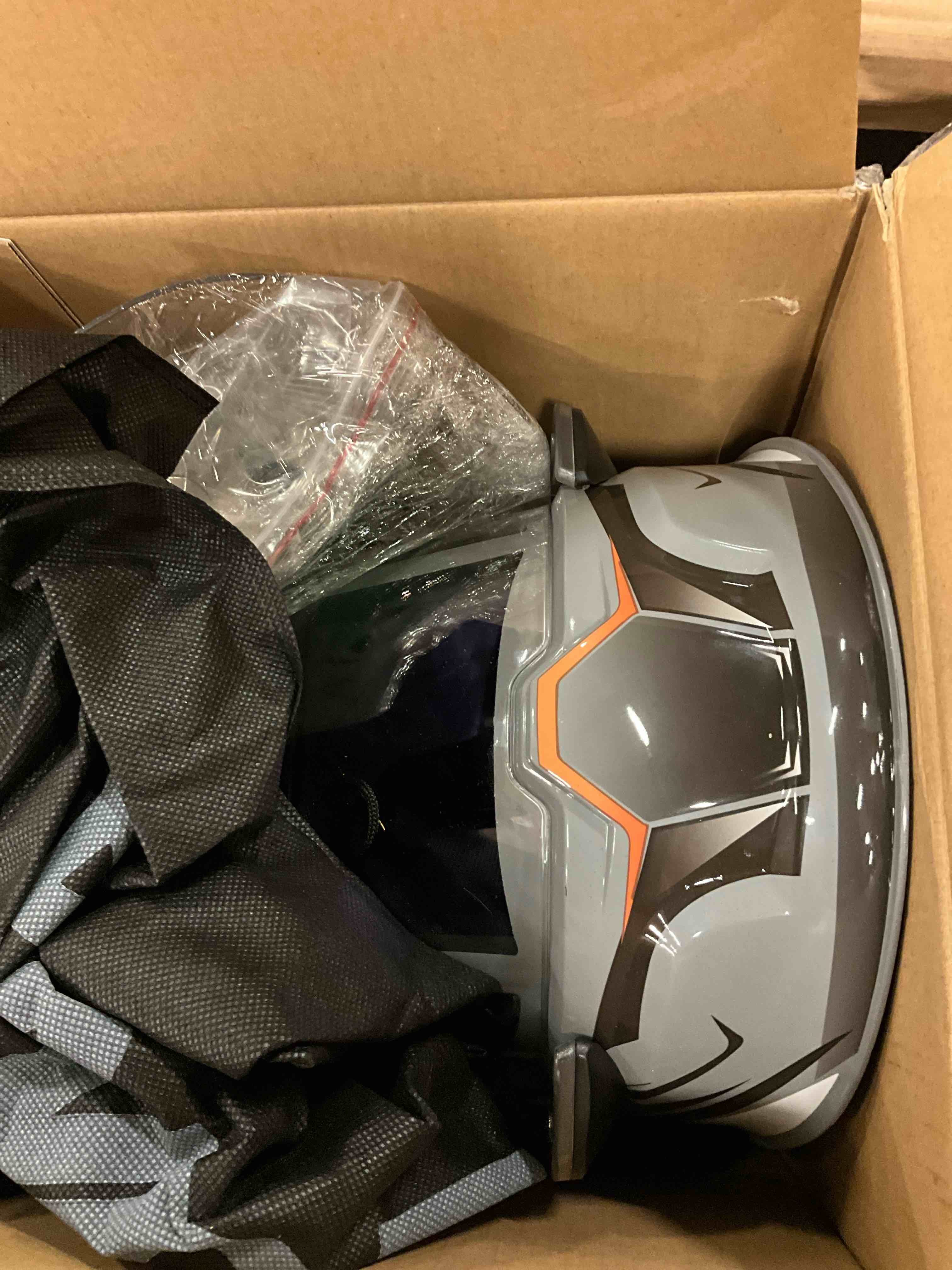 https://s3.amazonaws.com/lotting-images-prod/bidfta/PNK3361033_1755550152666.jpeg