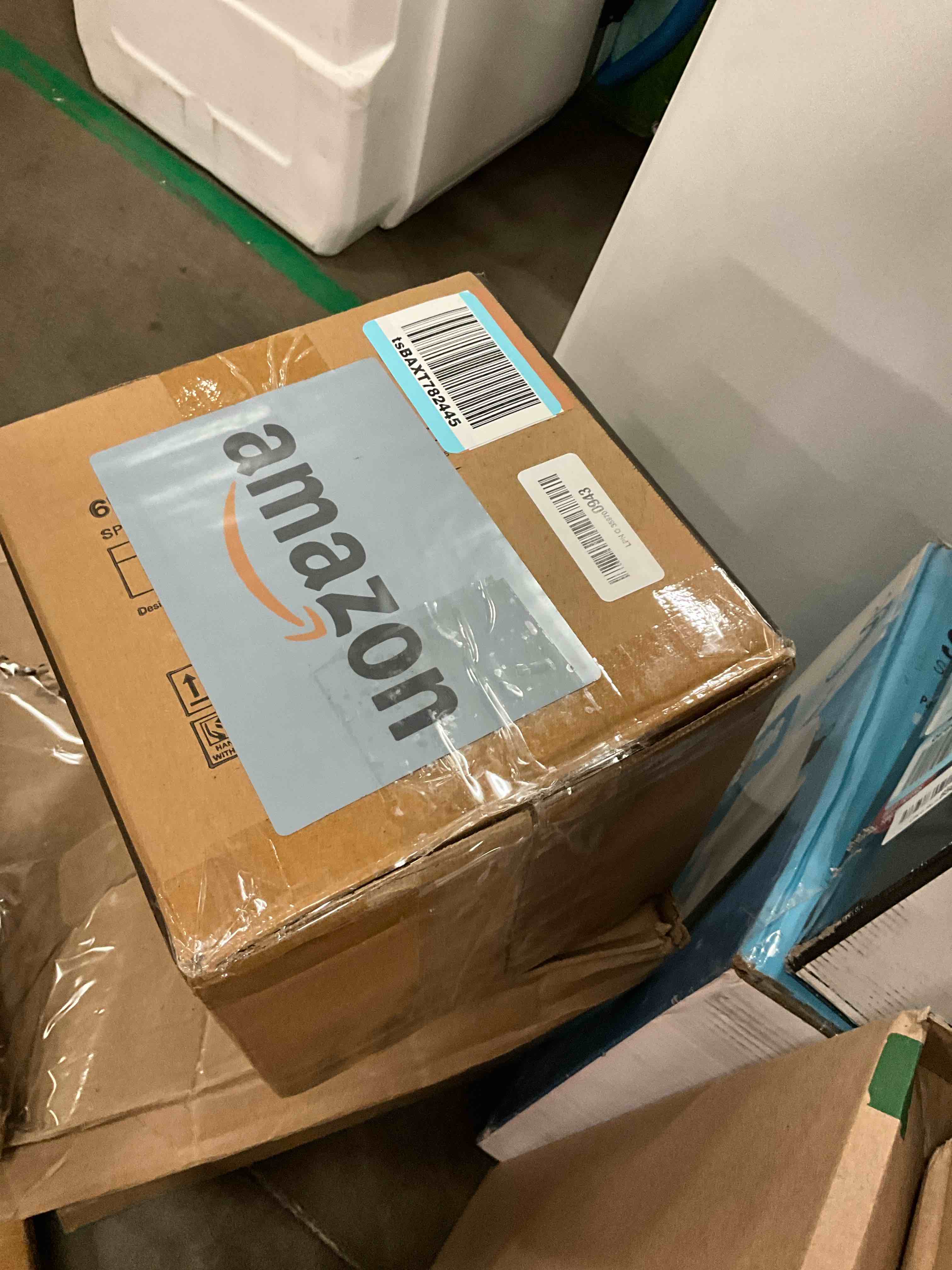 https://s3.amazonaws.com/lotting-images-prod/bidfta/PNK3361037_1755550258492.jpeg