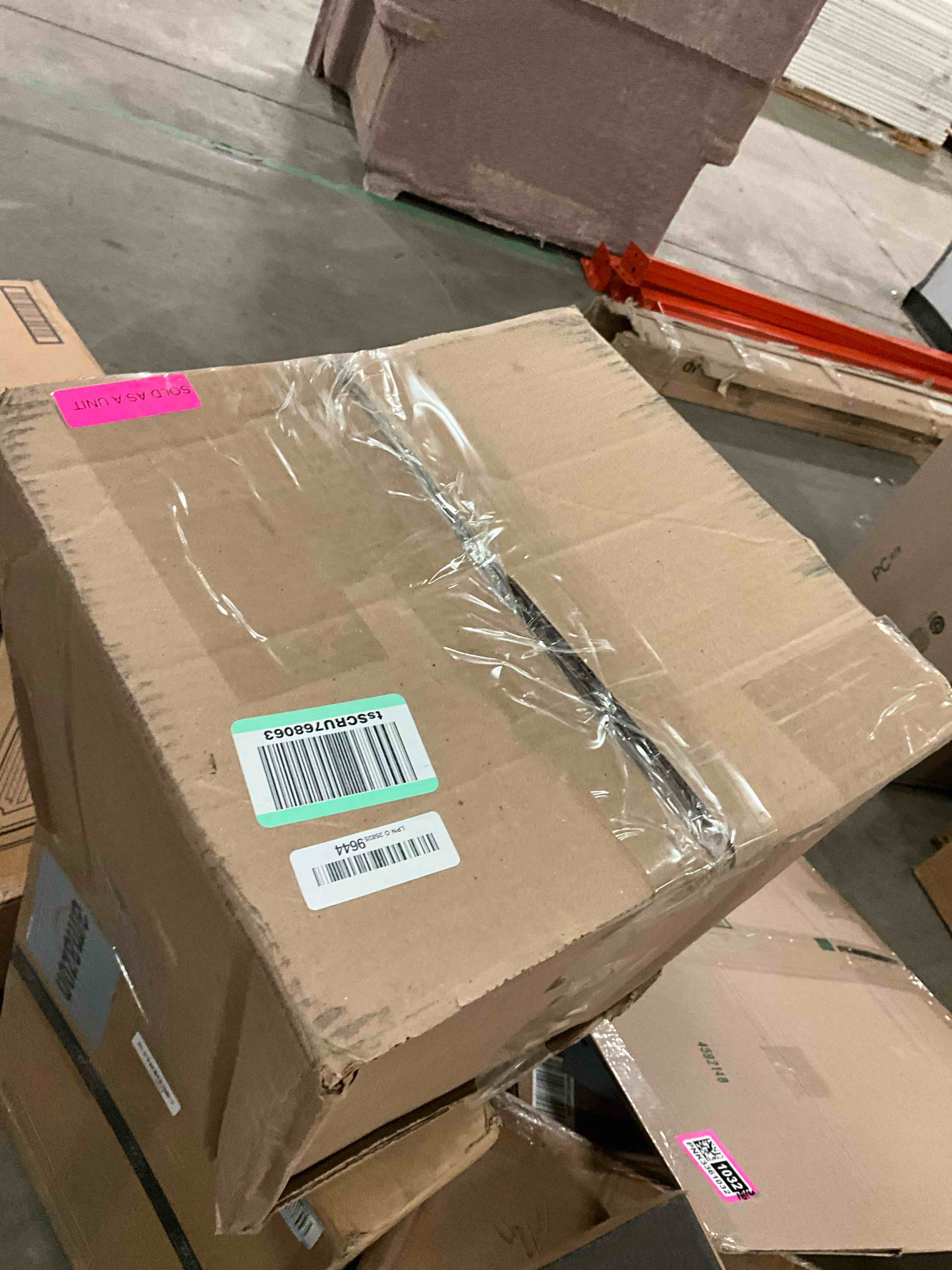 https://s3.amazonaws.com/lotting-images-prod/bidfta/PNK3361038_1755550290873.jpeg