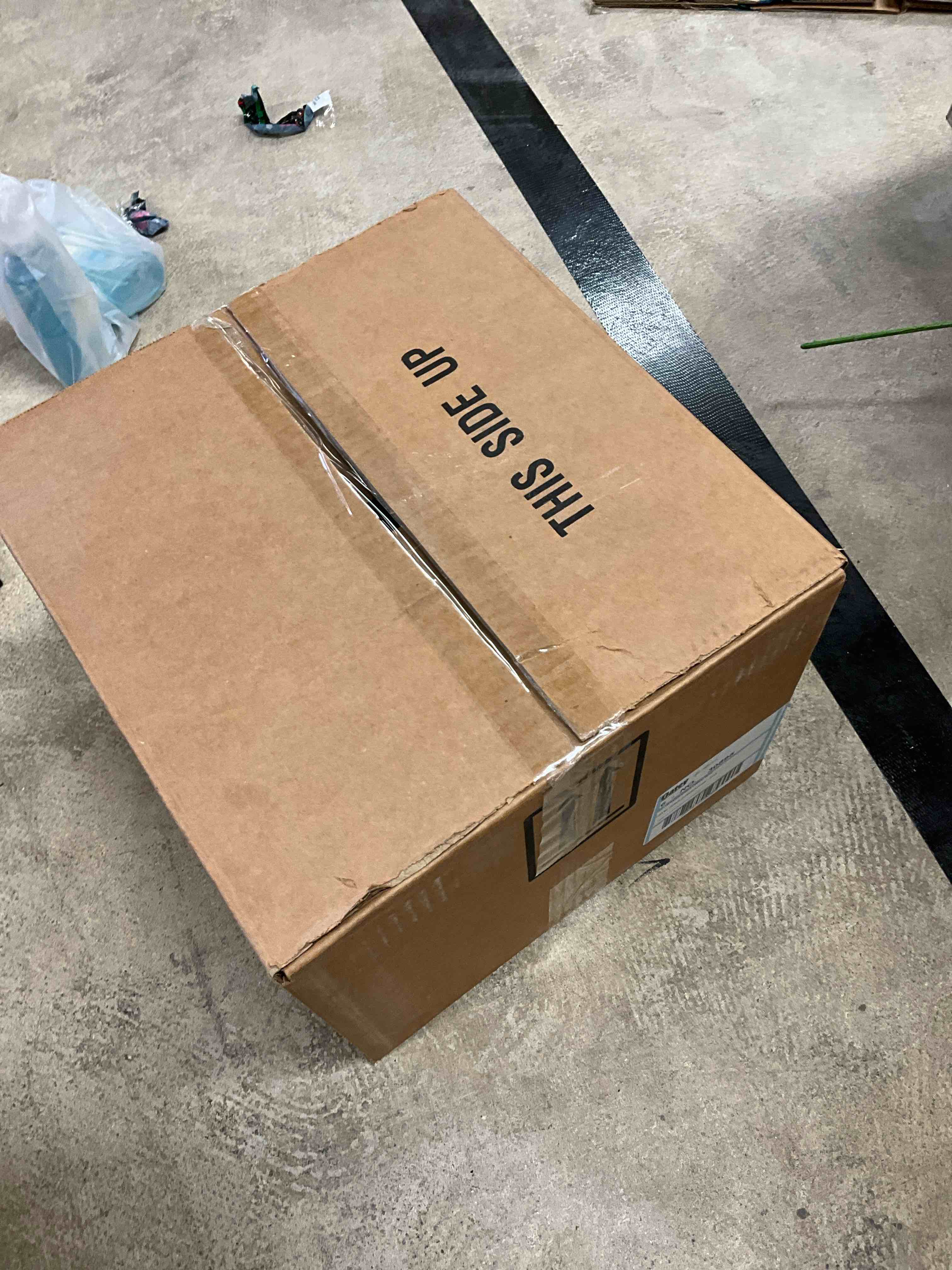 https://s3.amazonaws.com/lotting-images-prod/bidfta/PNK3361353_1756489464099.jpeg