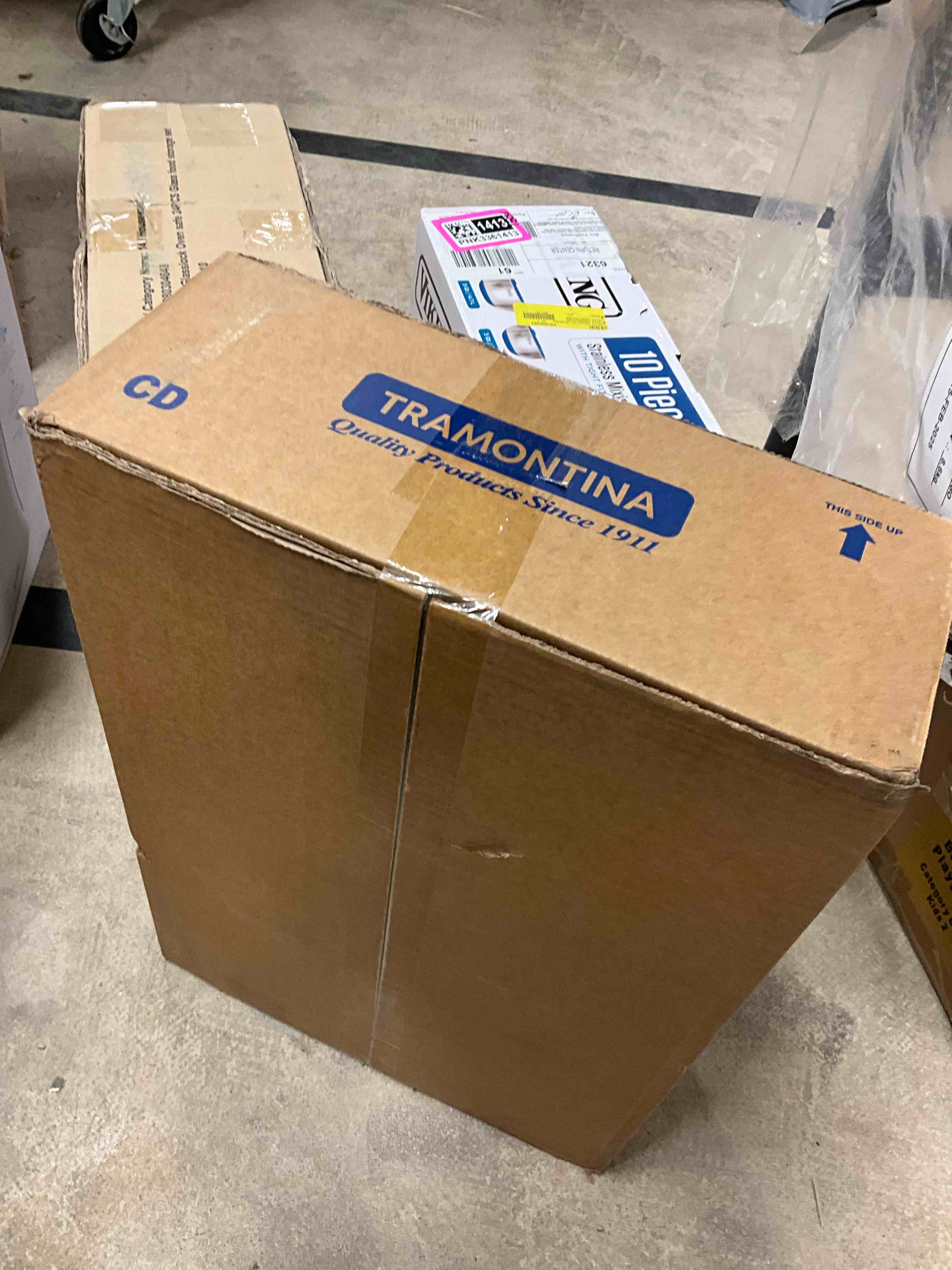 https://s3.amazonaws.com/lotting-images-prod/bidfta/PNK3361415_1756733844098.jpeg