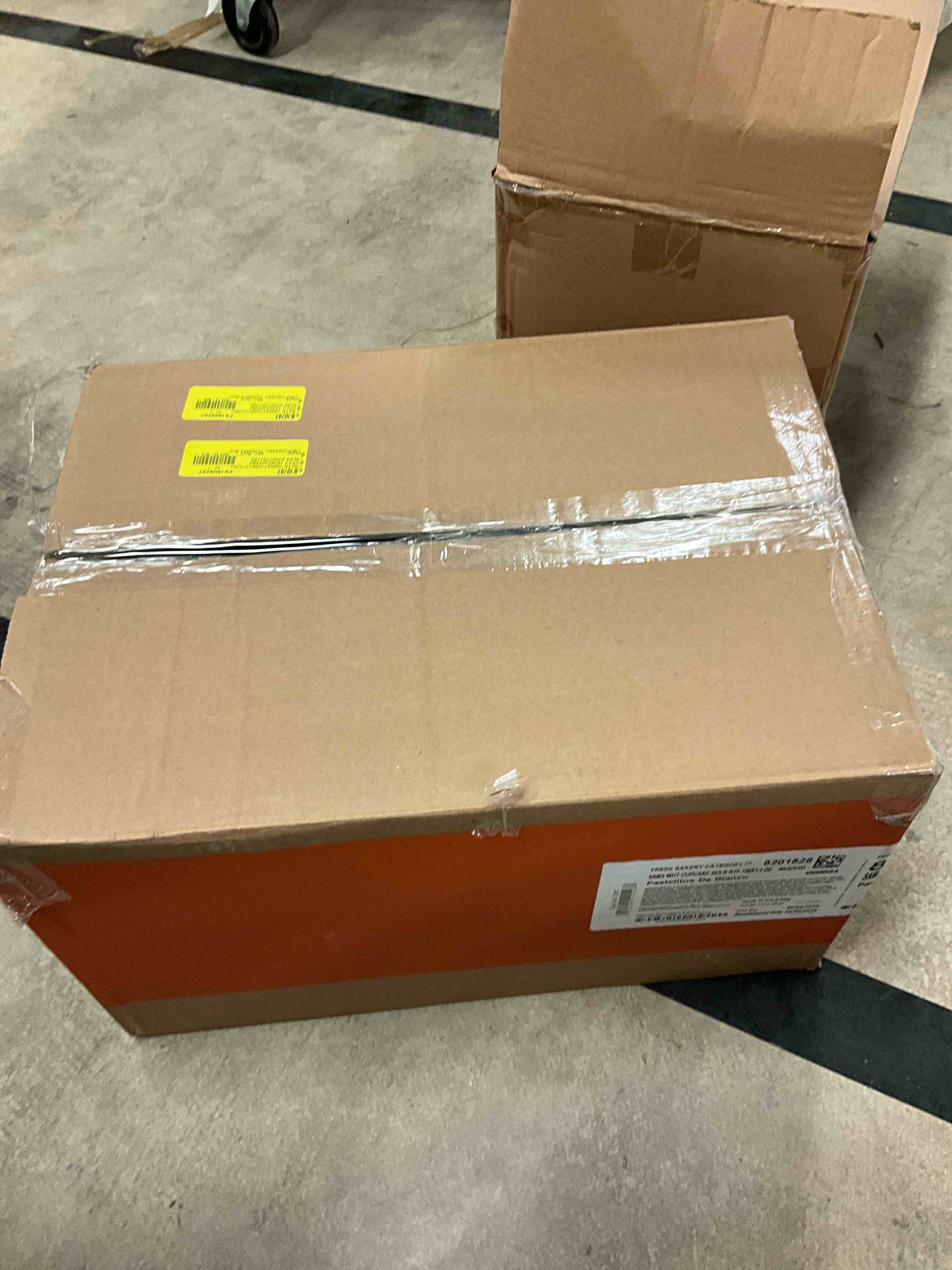 https://s3.amazonaws.com/lotting-images-prod/bidfta/PNK3361424_1756734914244.jpeg
