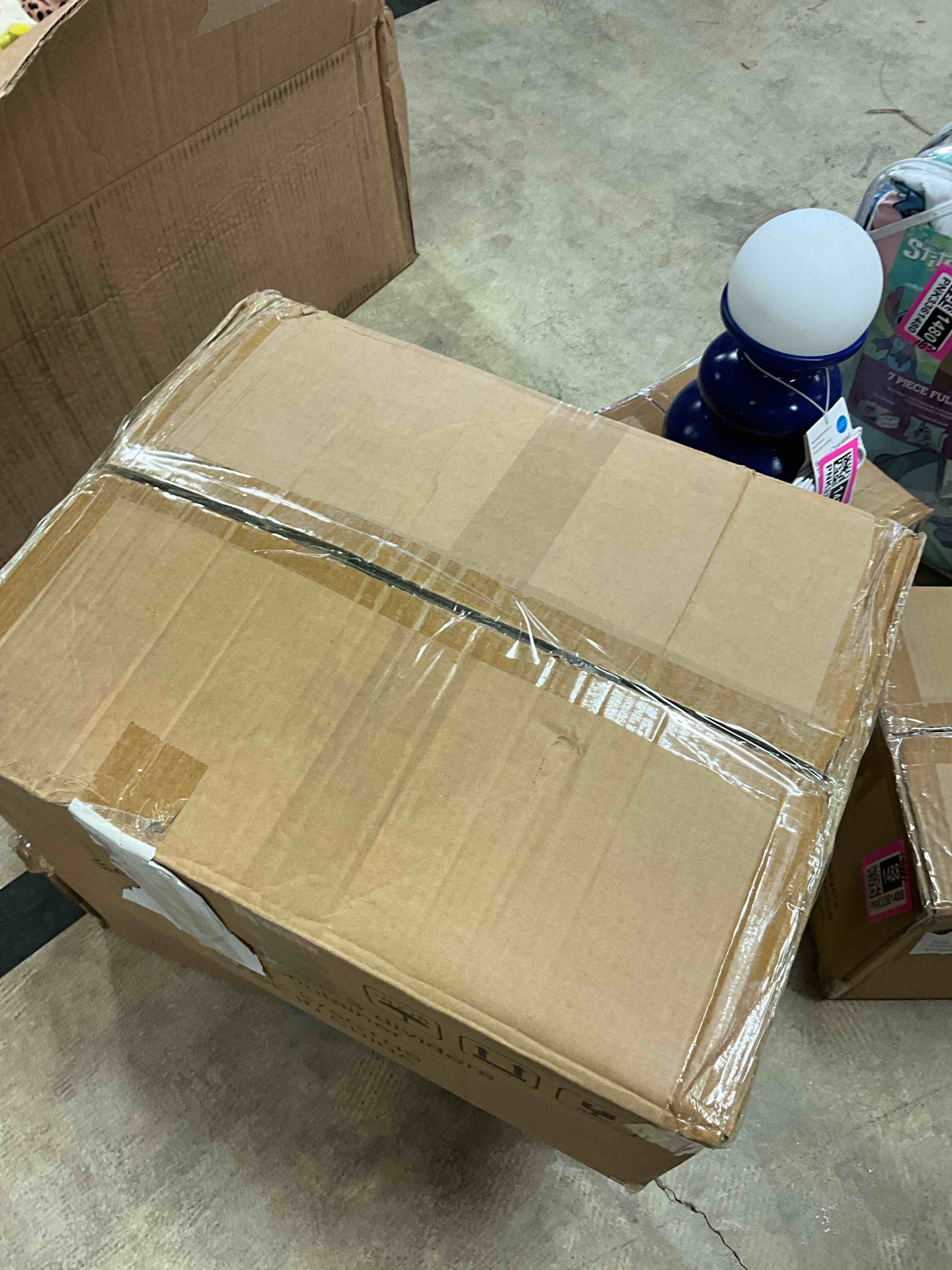 https://s3.amazonaws.com/lotting-images-prod/bidfta/PNK3361494_1756750706500.jpeg