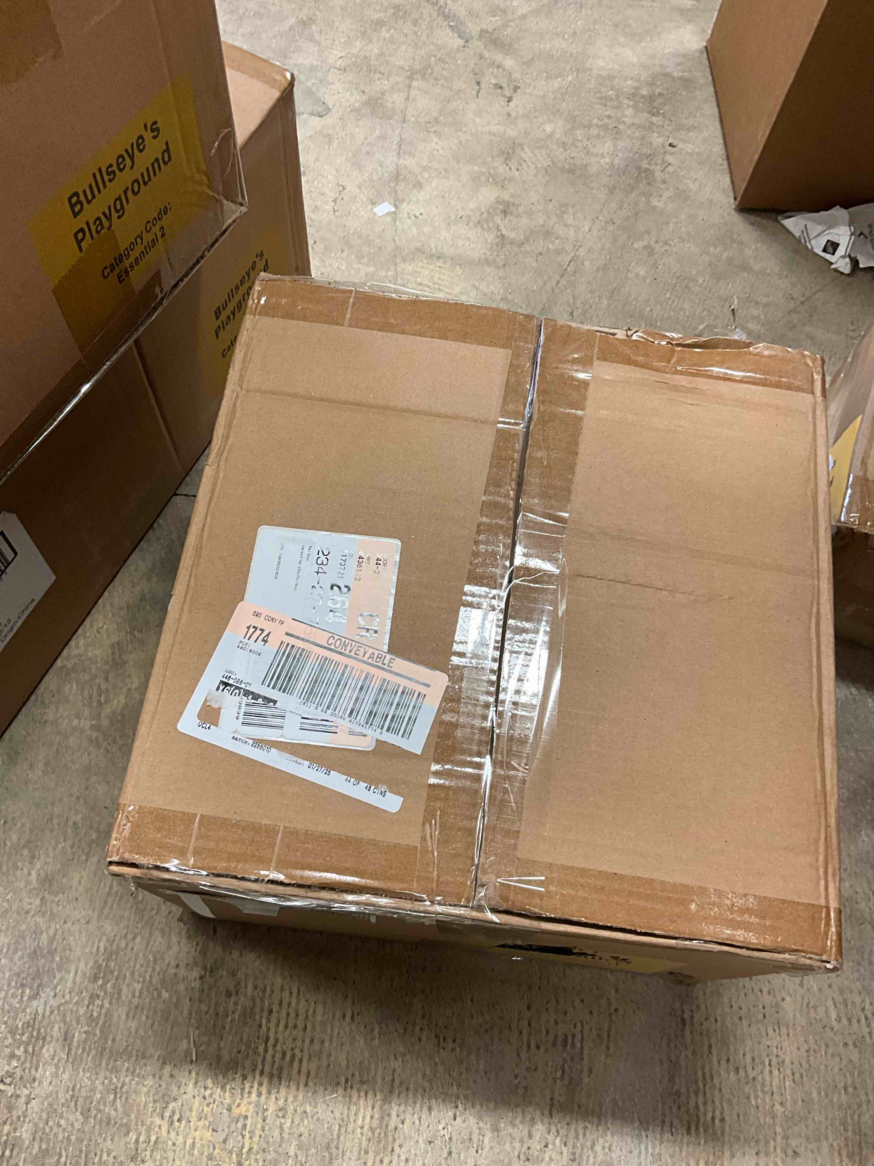 https://s3.amazonaws.com/lotting-images-prod/bidfta/PNK3361519_1756838609721.jpeg