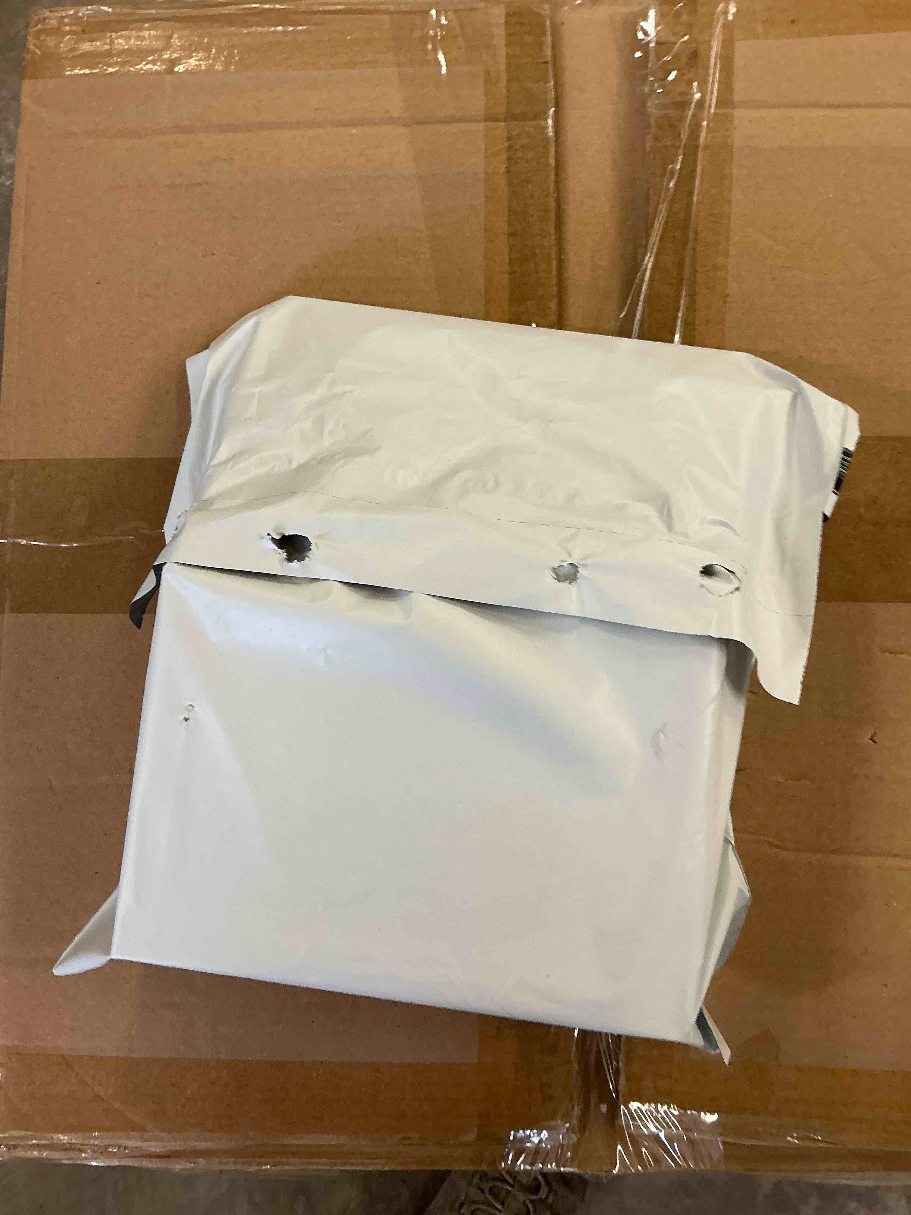 https://s3.amazonaws.com/lotting-images-prod/bidfta/PNK3361782_1757622053158.jpeg