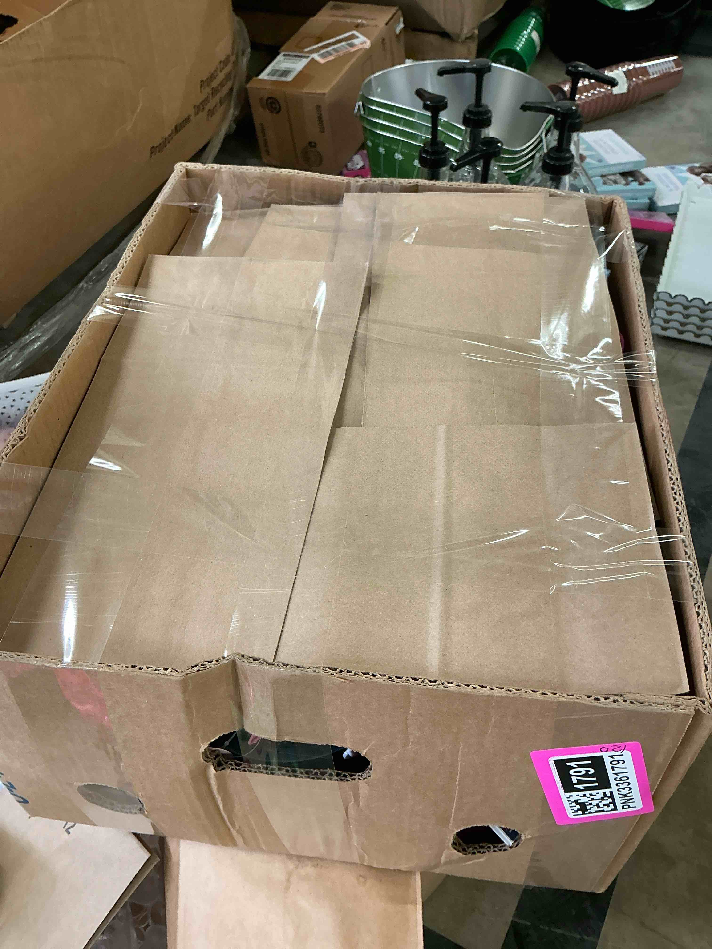 https://s3.amazonaws.com/lotting-images-prod/bidfta/PNK3361791_1757620239205.jpeg