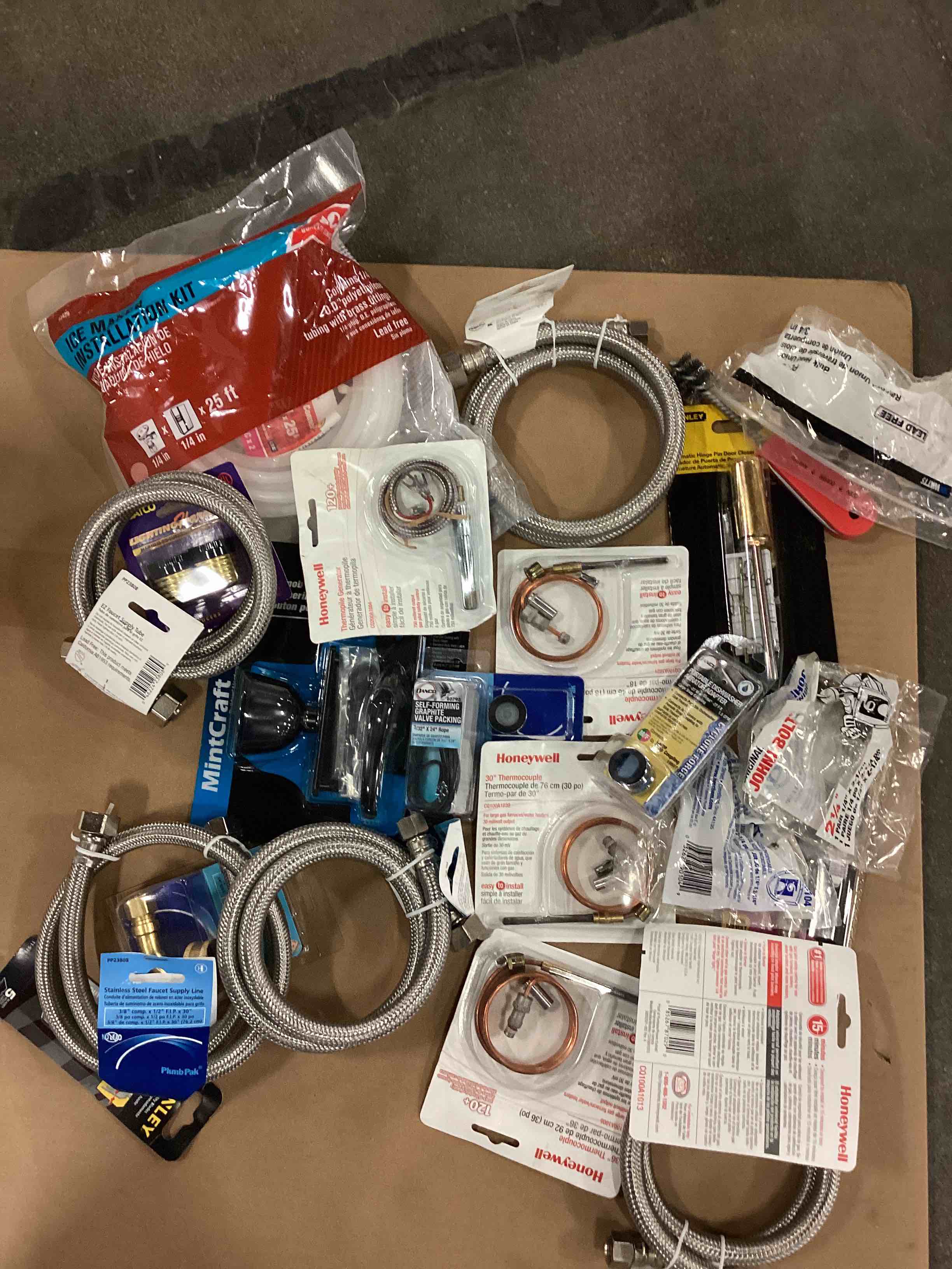 https://s3.amazonaws.com/lotting-images-prod/bidfta/PNK3362159_1758637338542.jpeg