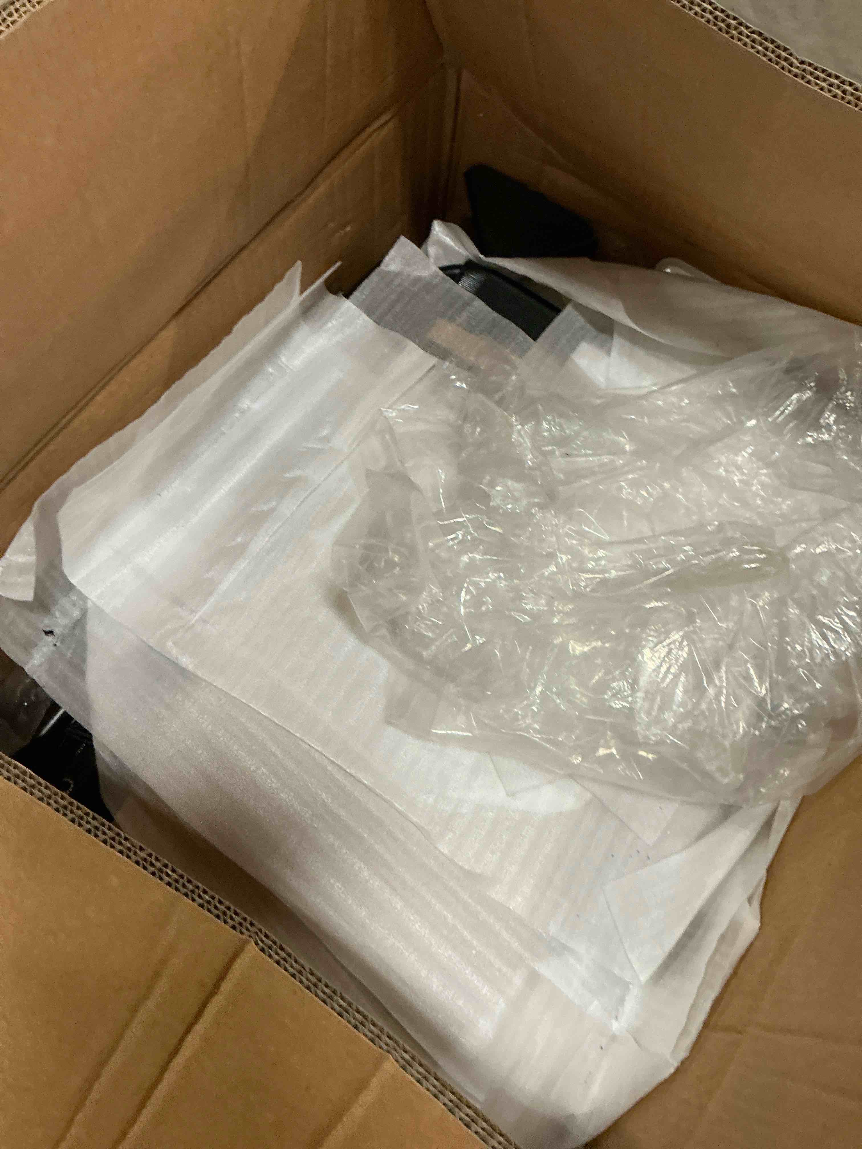 https://s3.amazonaws.com/lotting-images-prod/bidfta/PNK3362585_1758911055745.jpeg