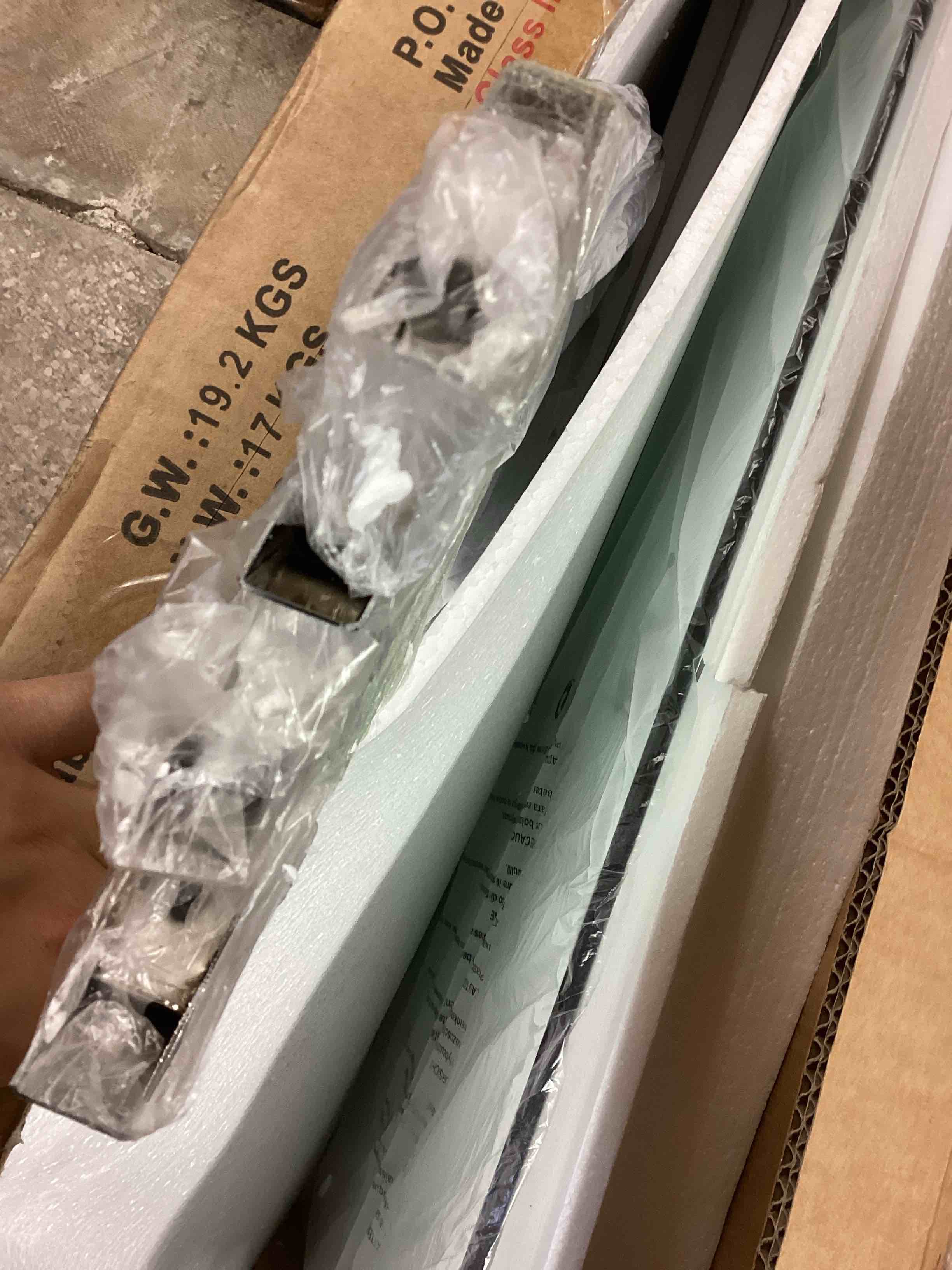https://s3.amazonaws.com/lotting-images-prod/bidfta/PNK3363363_1760127187584.jpeg