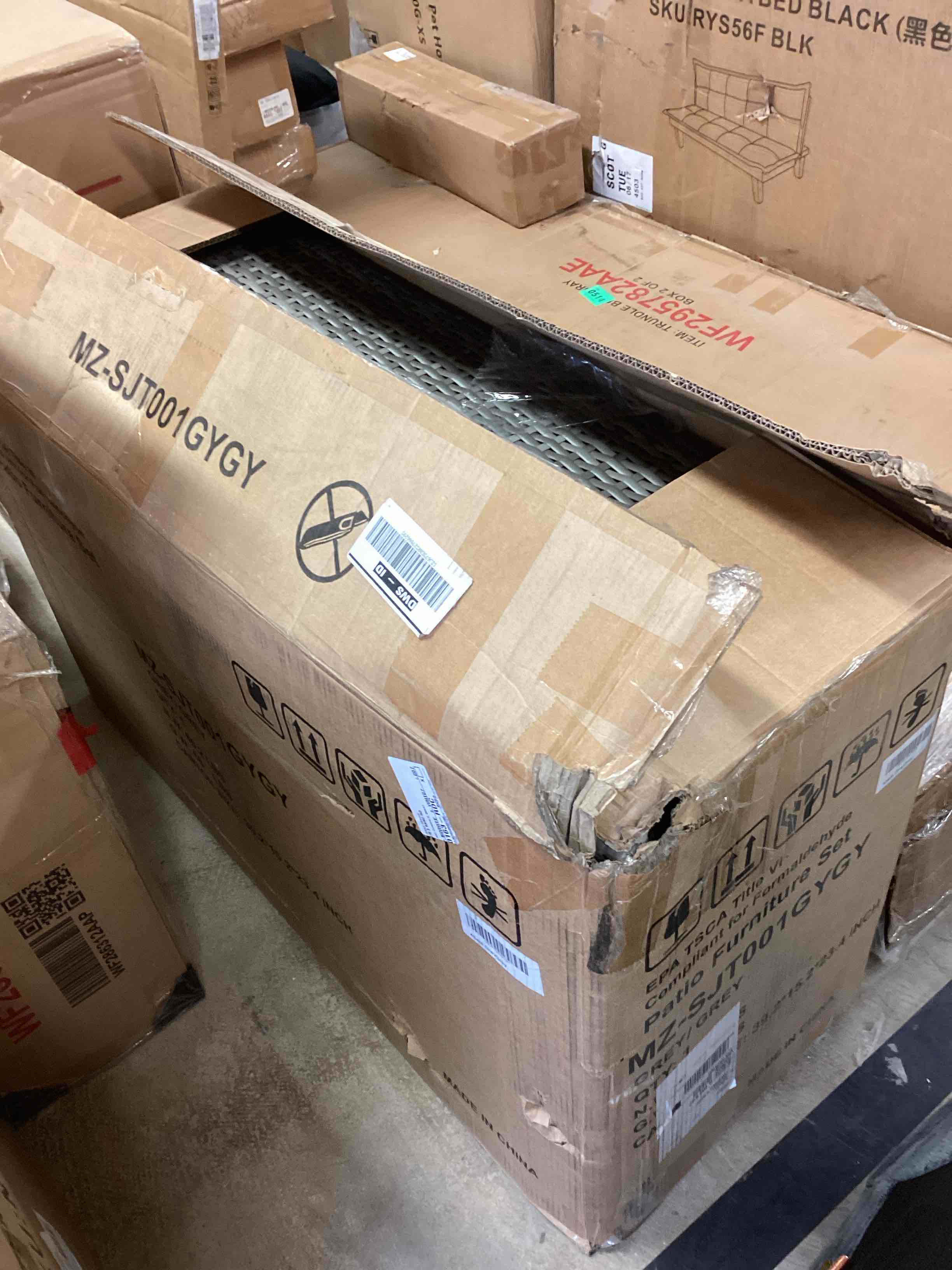 https://s3.amazonaws.com/lotting-images-prod/bidfta/PNK3363369_1760125610297.jpeg
