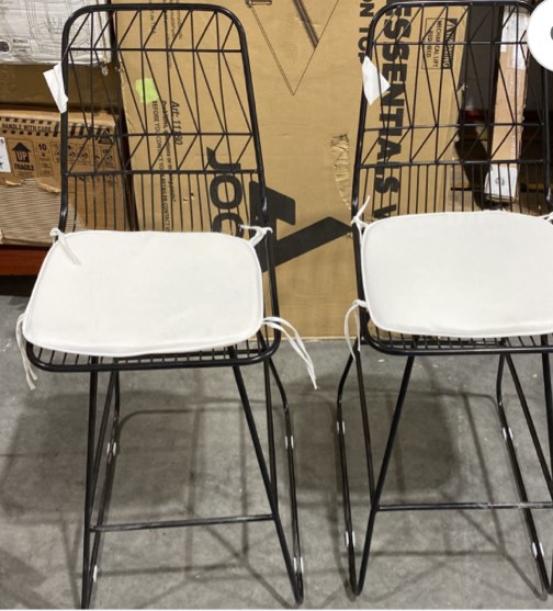 Set of 2 Barstools product incomplete 