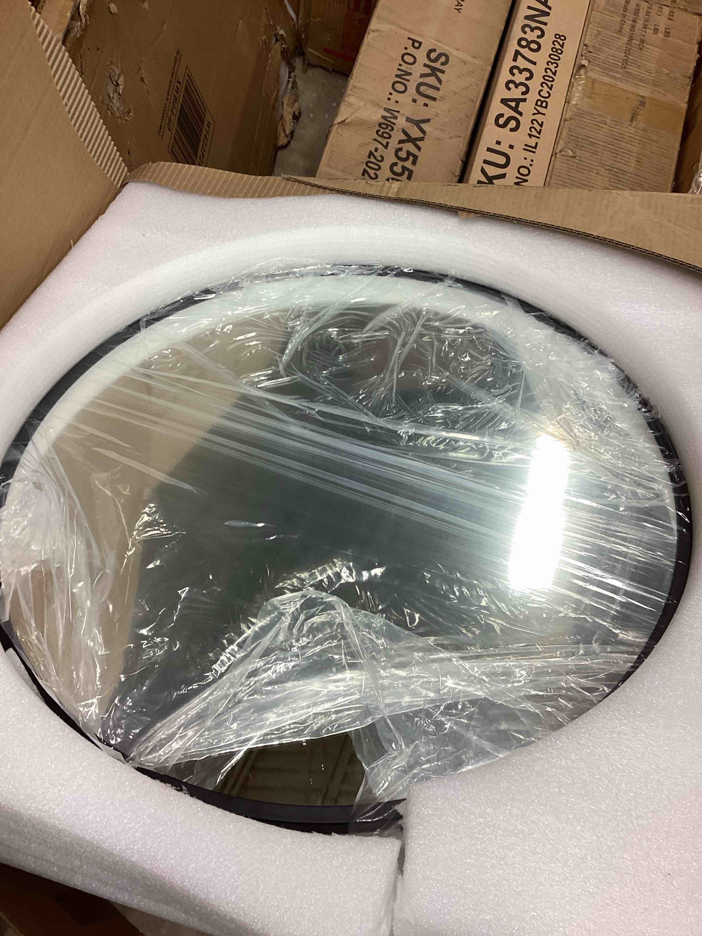 https://s3.amazonaws.com/lotting-images-prod/bidfta/PNK3363412_1760460654271.jpeg