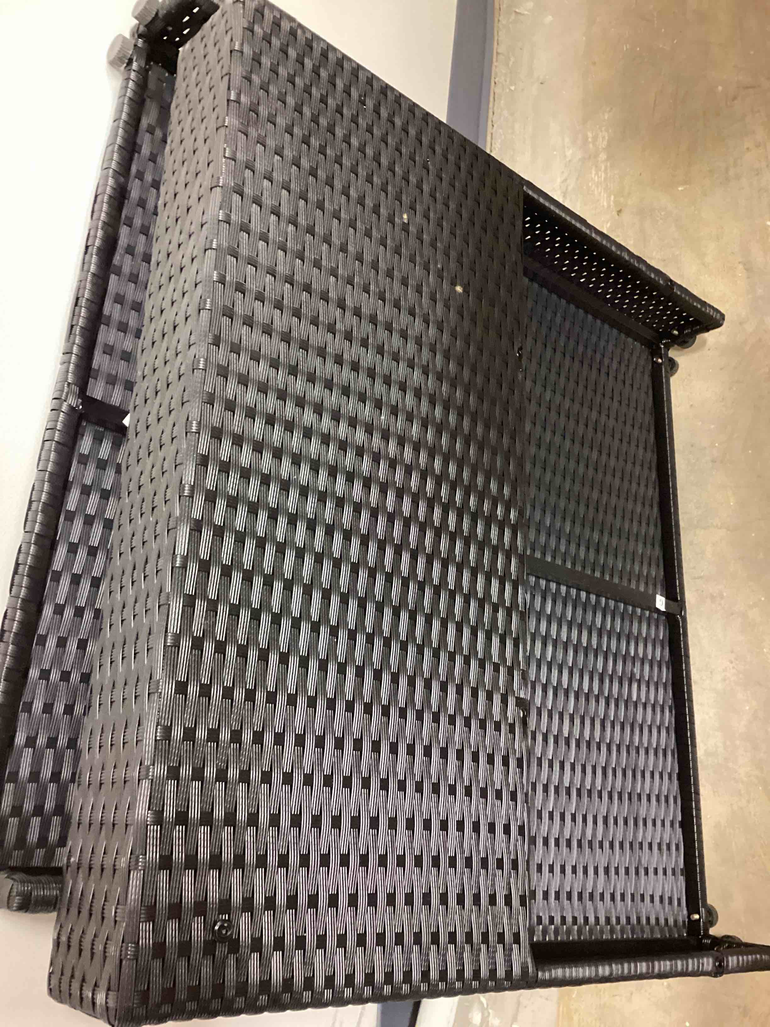 Pieces for patio chairs, incomplete 2 pieces black color