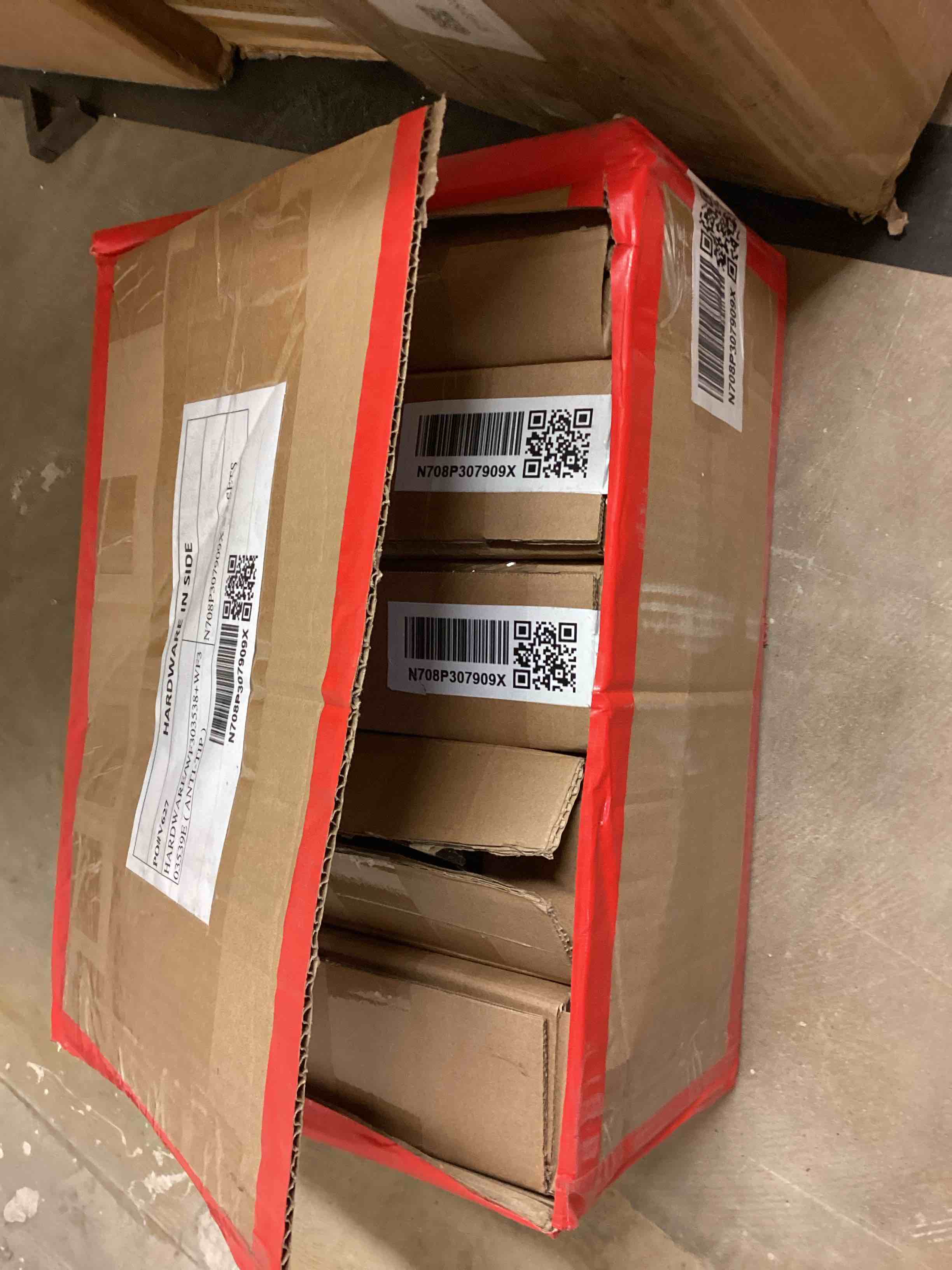 https://s3.amazonaws.com/lotting-images-prod/bidfta/PNK3363427_1760453492137.jpeg