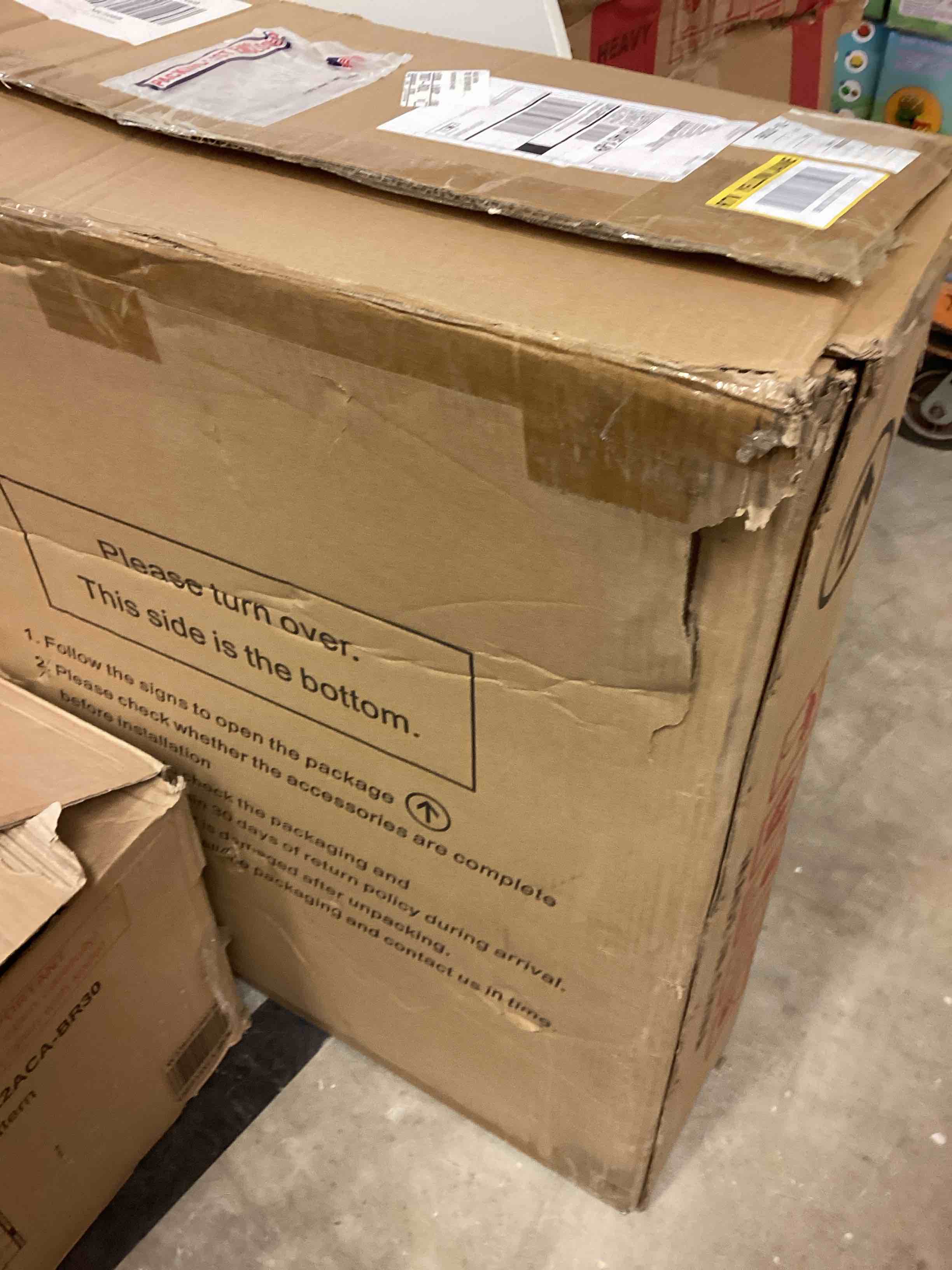https://s3.amazonaws.com/lotting-images-prod/bidfta/PNK3363433_1760449638365.jpeg