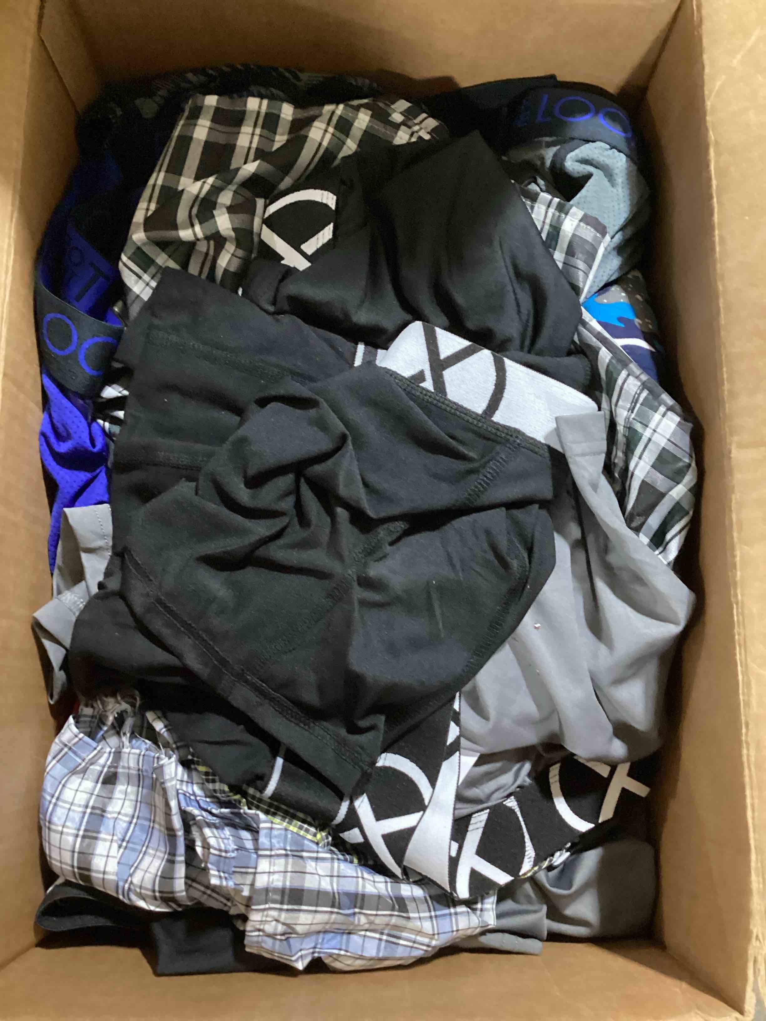 box lot of miscellaneous items 