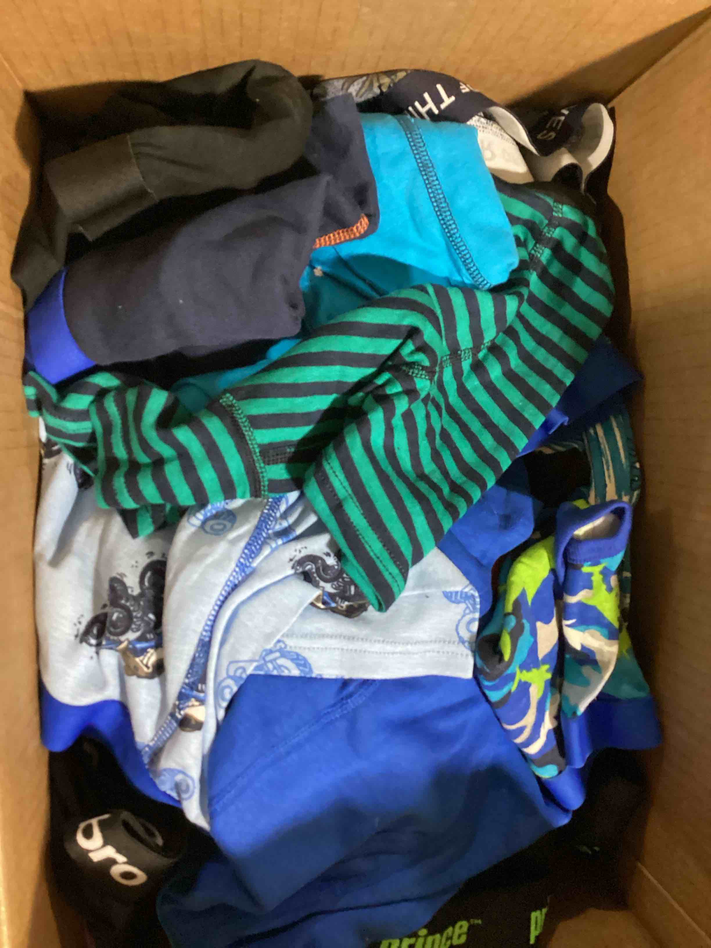 box lot of miscellaneous items 
