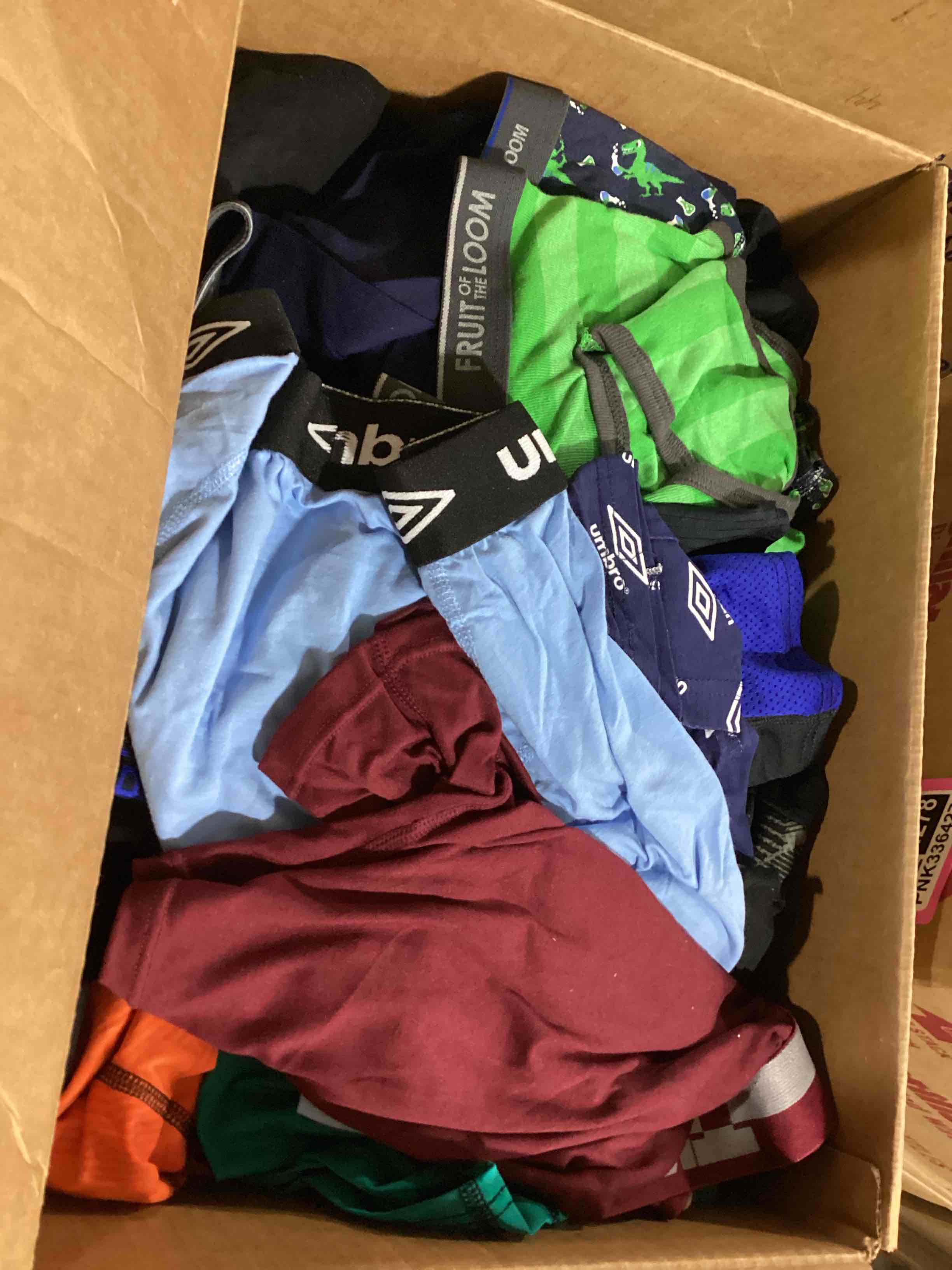 box lot of miscellaneous items 