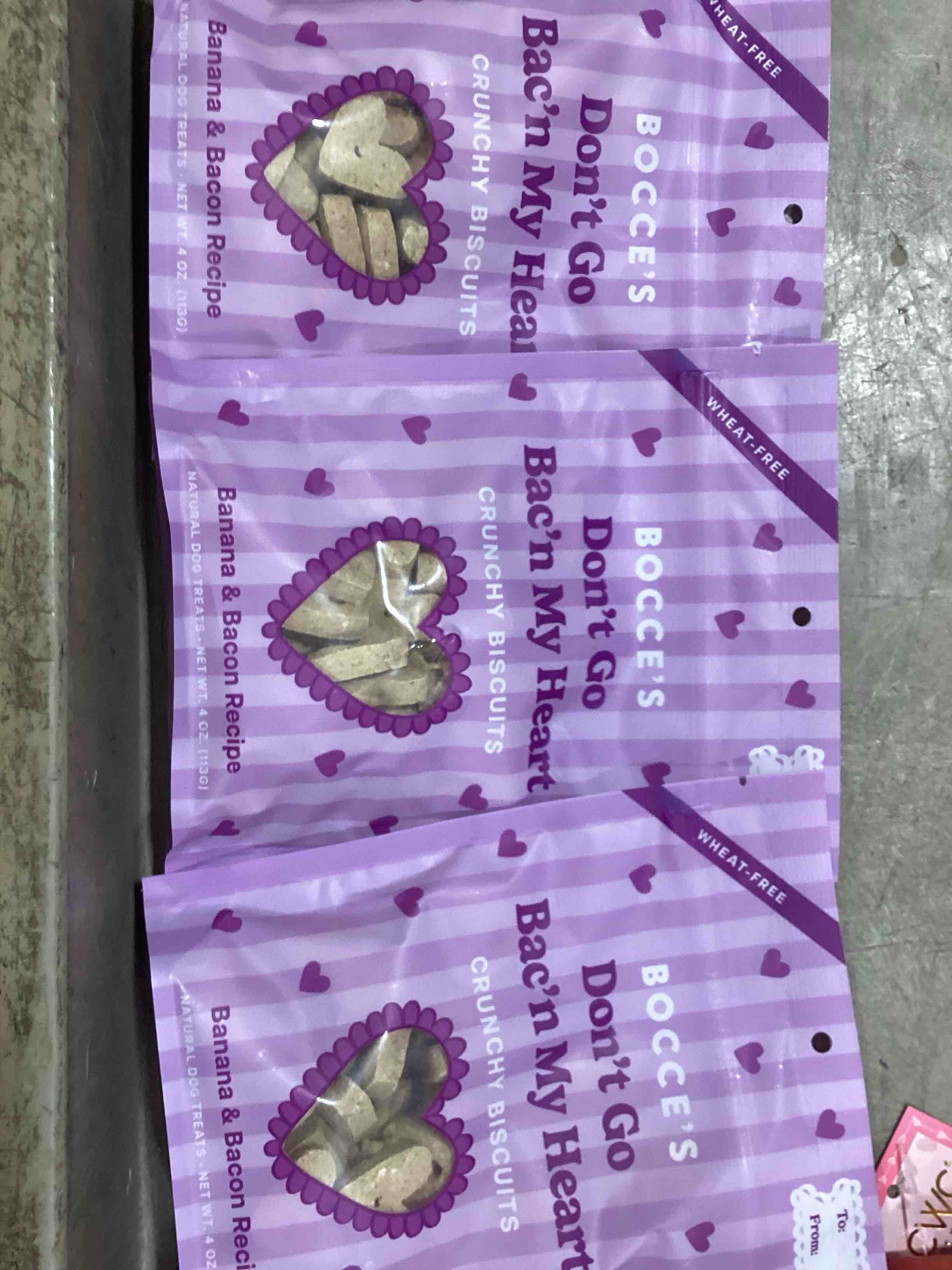 bocce’s bakery don’t go bac’n my heart bacon and peanut butter flavor valentines dog treats pack of 3