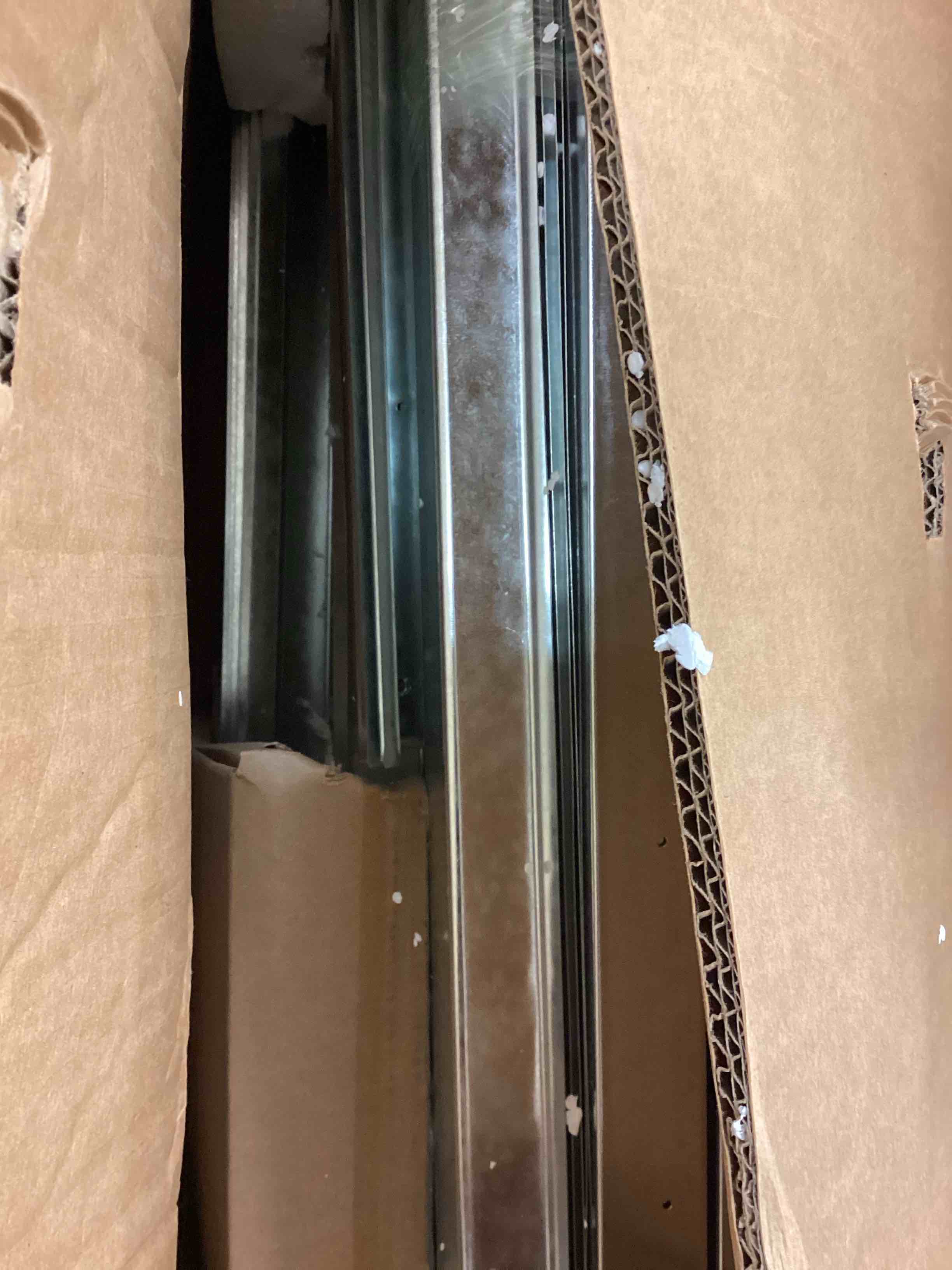 https://s3.amazonaws.com/lotting-images-prod/bidfta/PNK3373239_1760375011256.jpeg