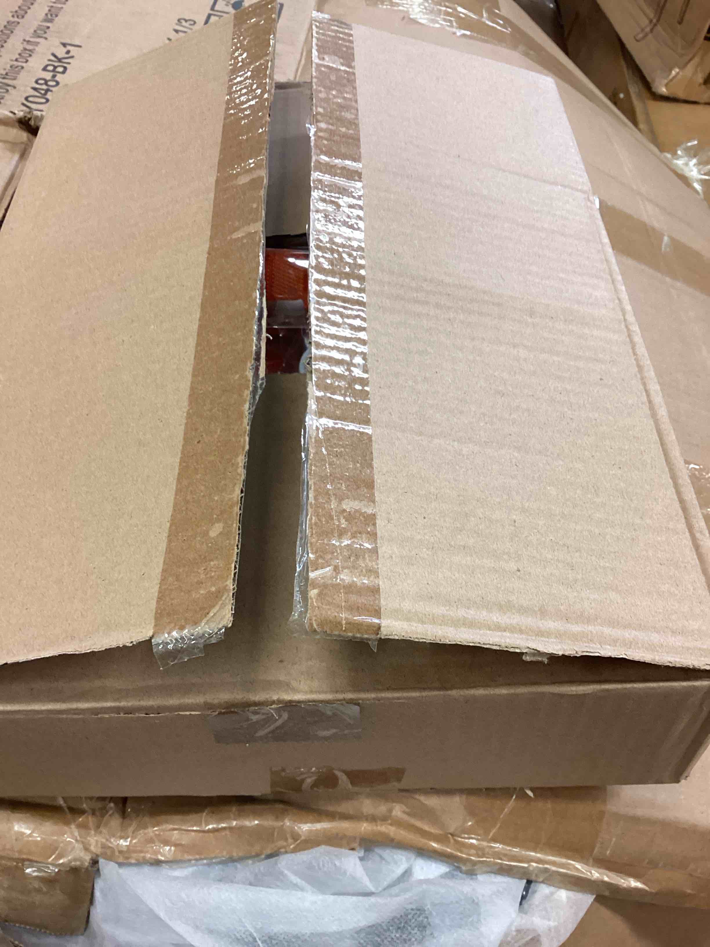https://s3.amazonaws.com/lotting-images-prod/bidfta/PNK3373246_1760372182618.jpeg