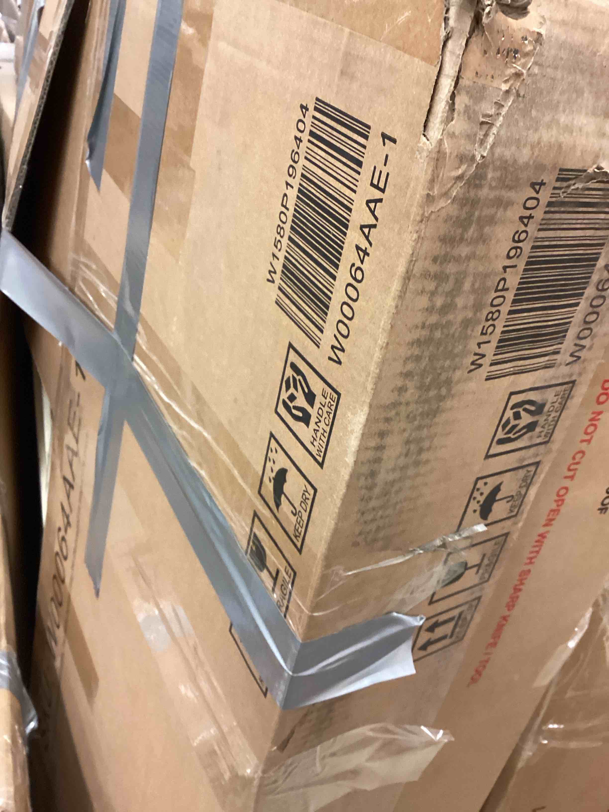 https://s3.amazonaws.com/lotting-images-prod/bidfta/PNK3373249_1760366312936.jpeg