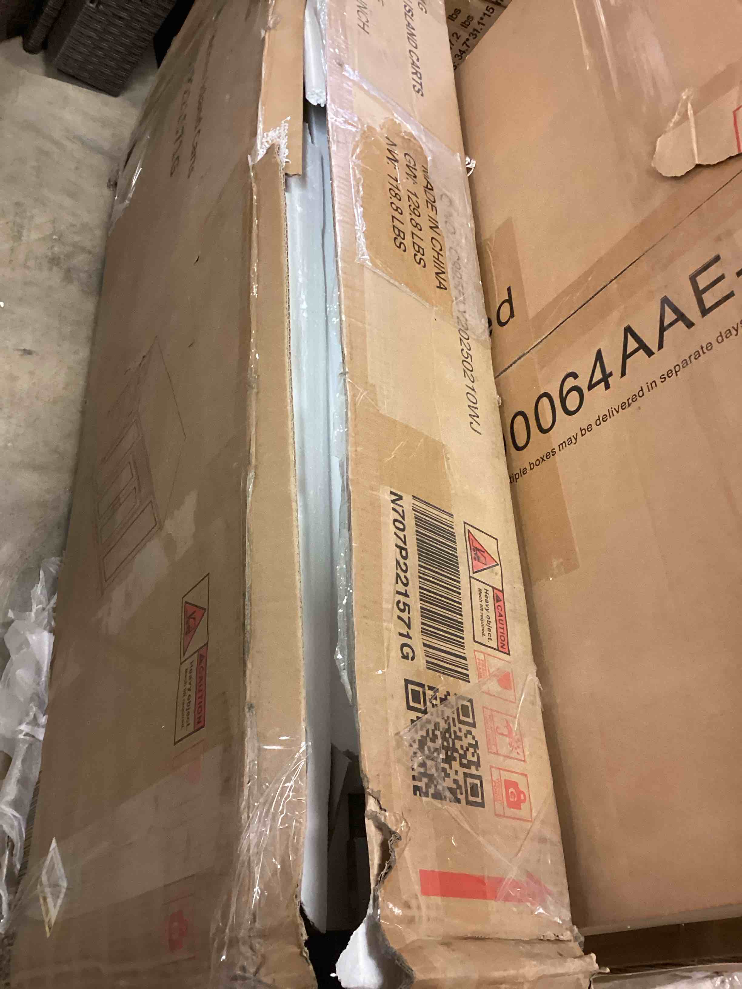 https://s3.amazonaws.com/lotting-images-prod/bidfta/PNK3373250_1760365221041.jpeg